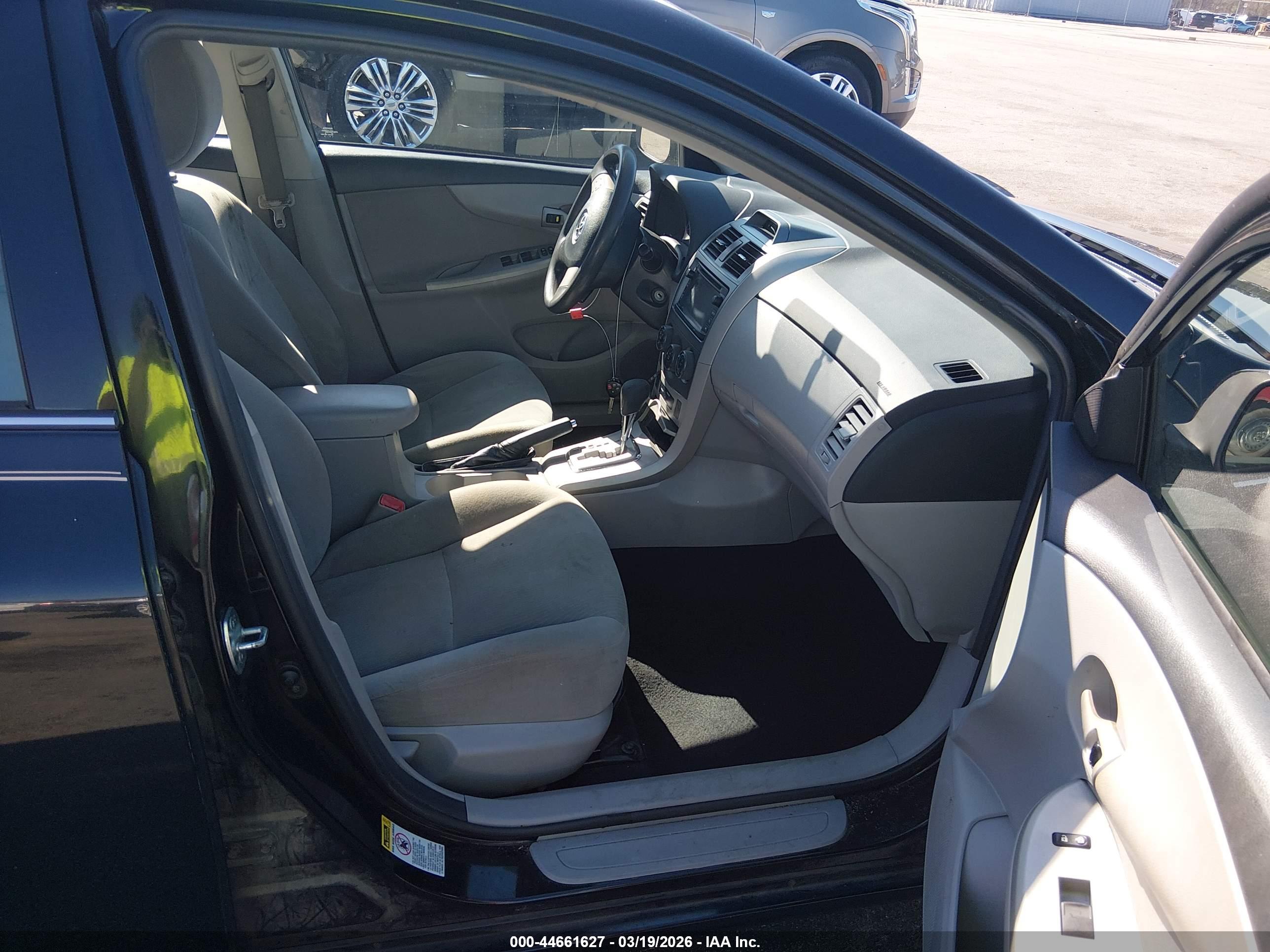 TOYOTA COROLLA image 5
