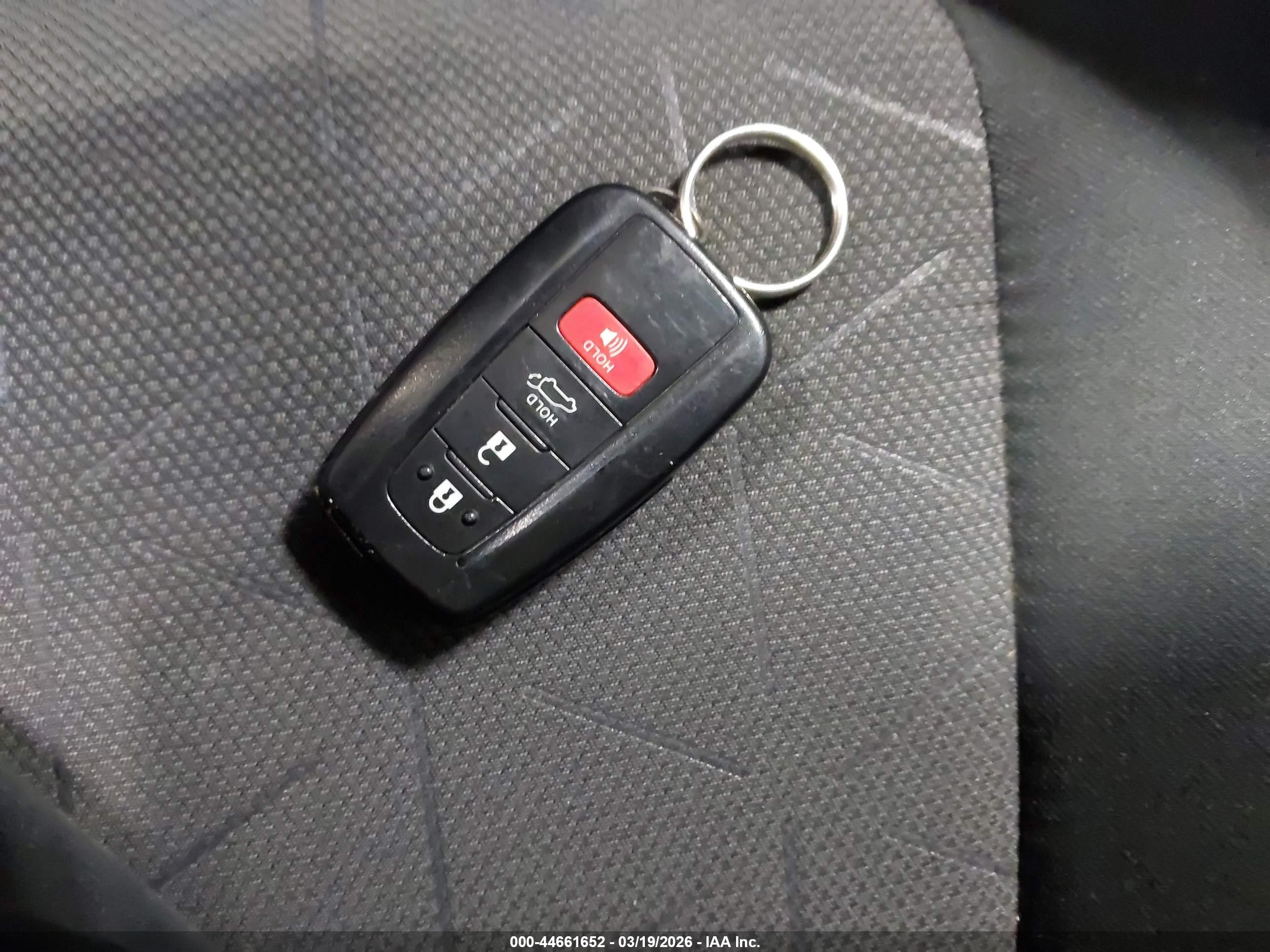 TOYOTA RAV4 image 11