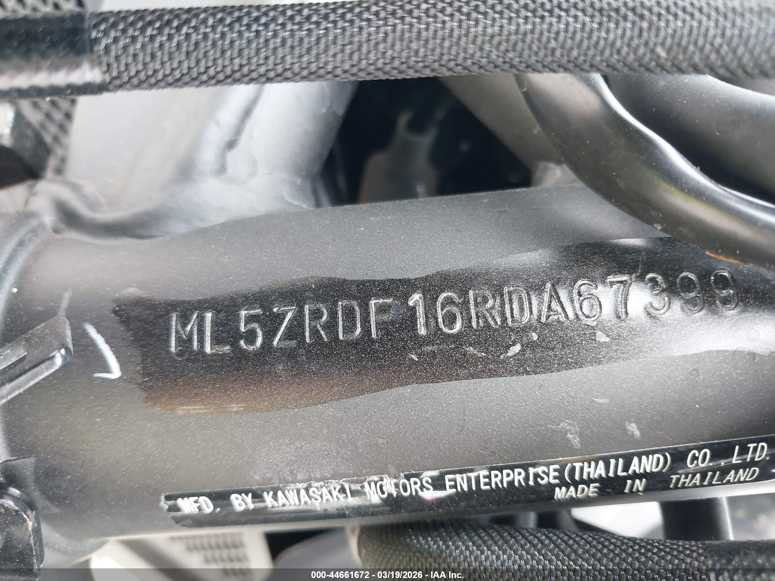 KAWASAKI ZR900 image 10