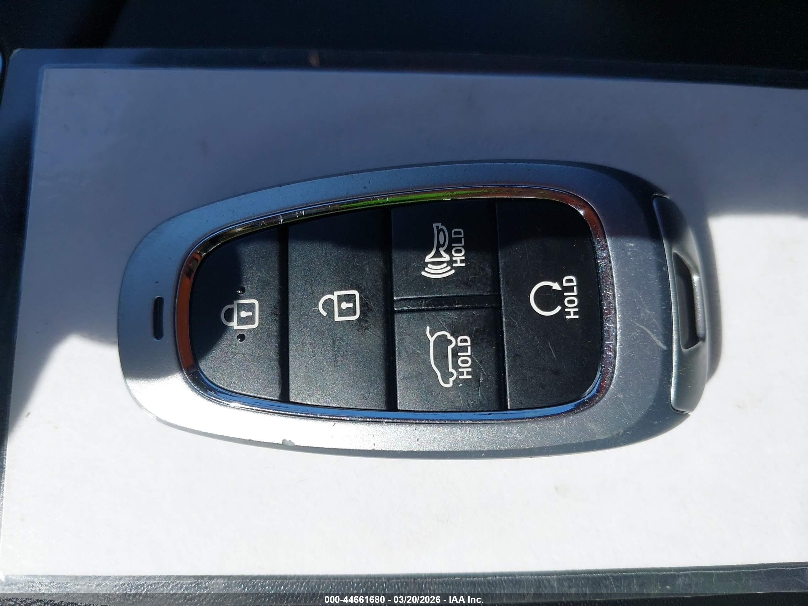 HYUNDAI SANTA image 11