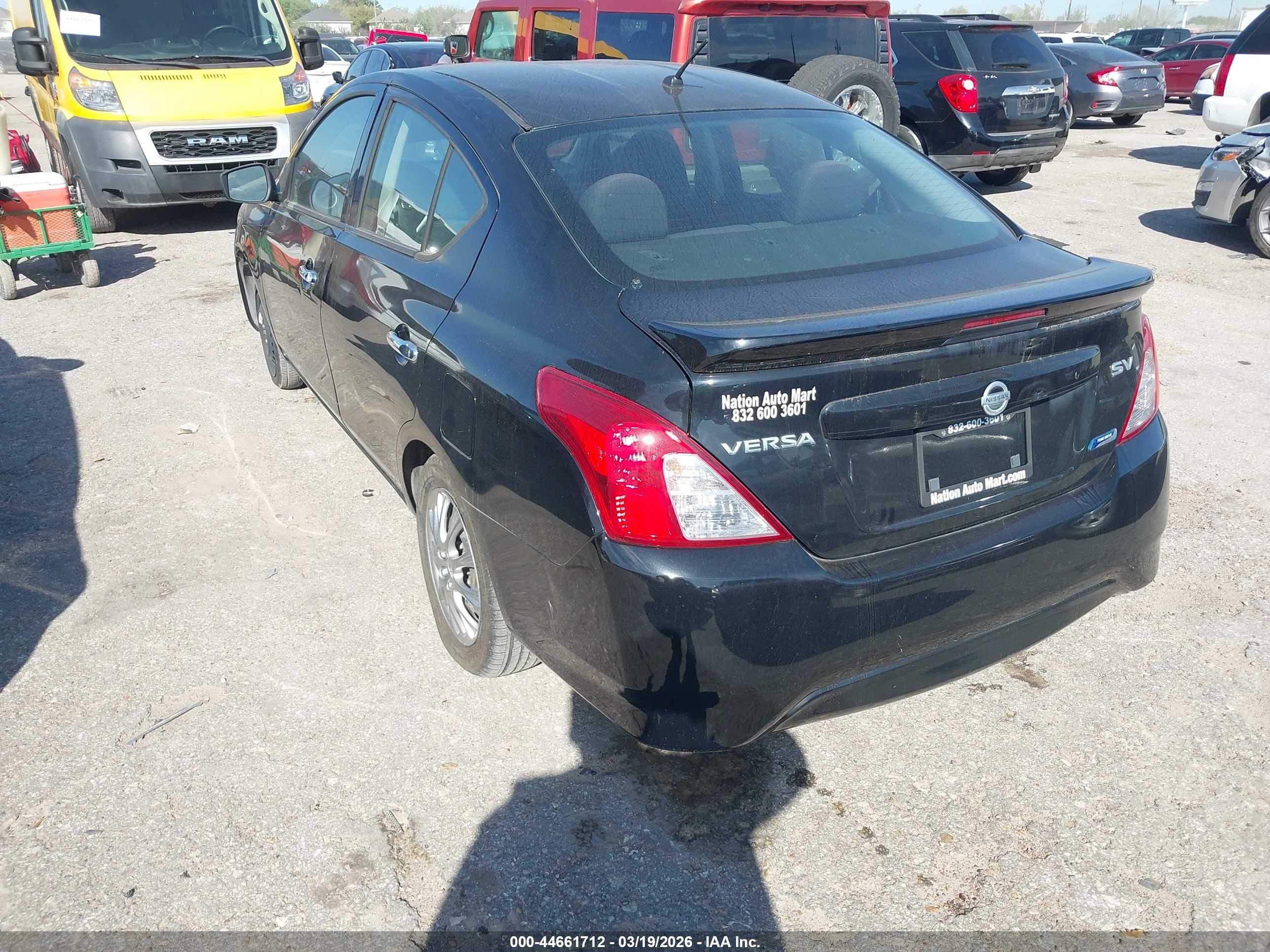 NISSAN VERSA image 3