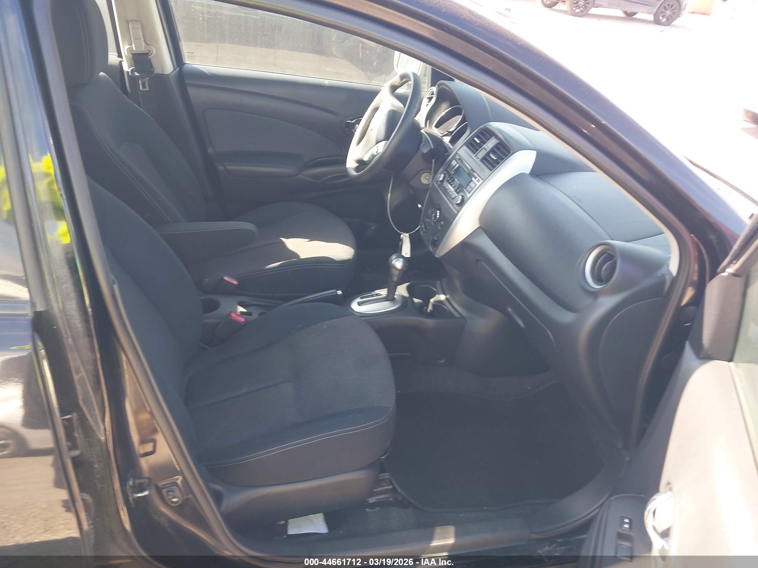 NISSAN VERSA image 5