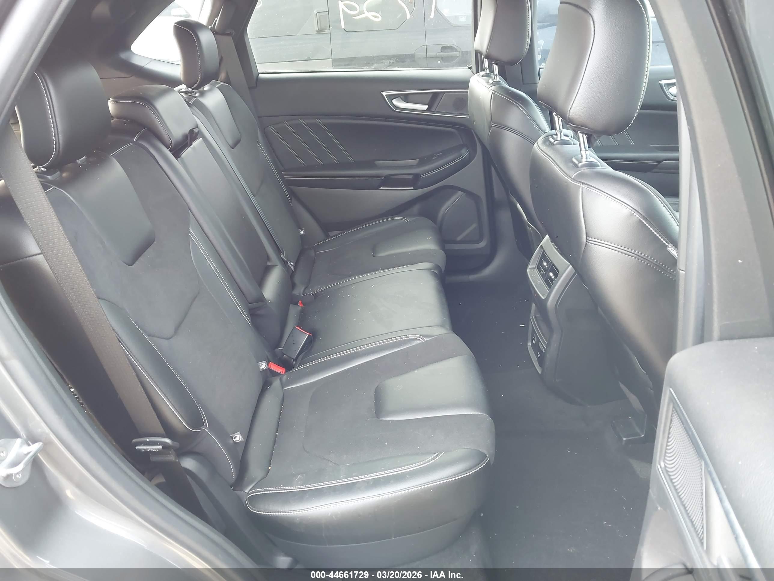 FORD EDGE image 8