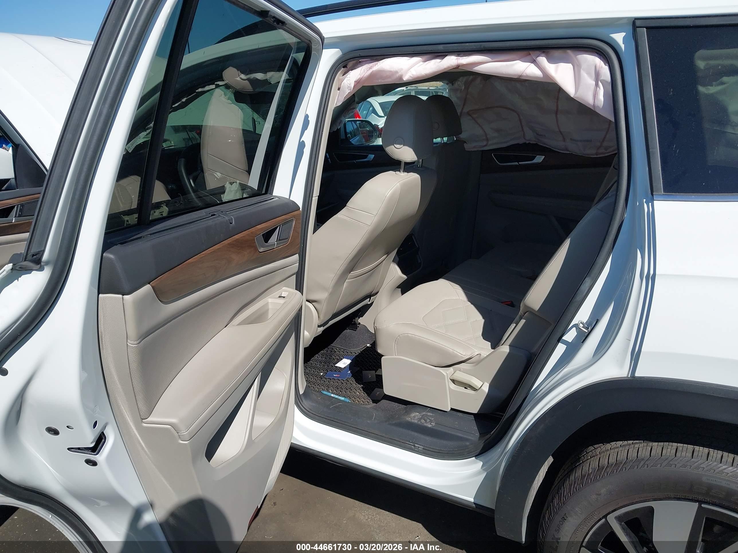 VOLKSWAGEN ATLAS image 8