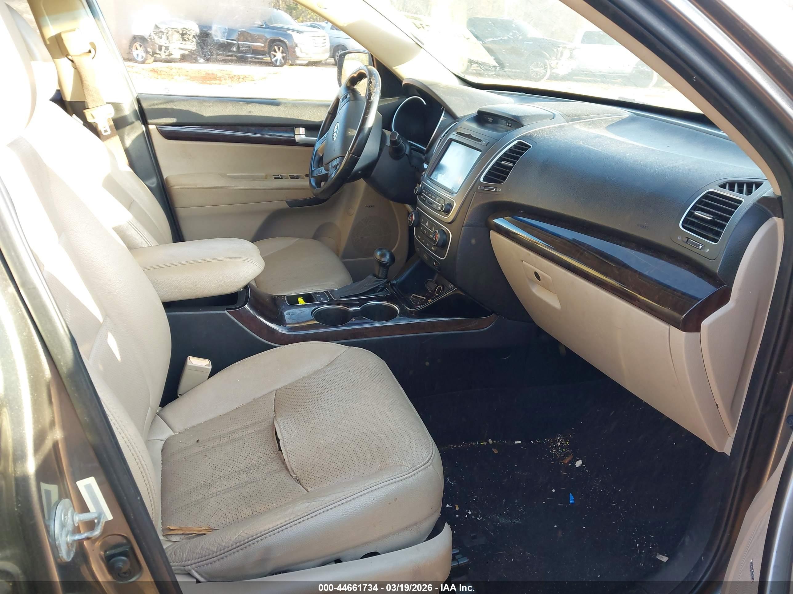 KIA SORENTO image 5