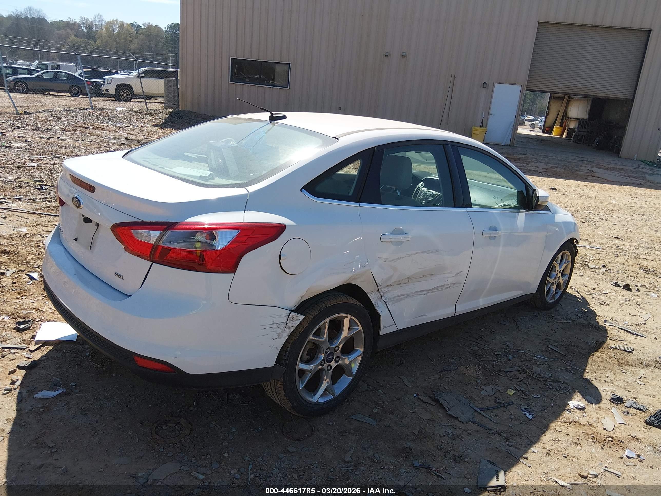 FORD FOCUS image 4