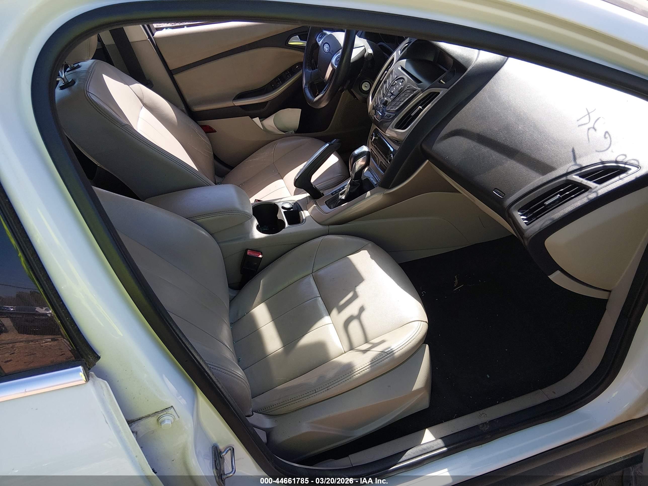 FORD FOCUS image 5