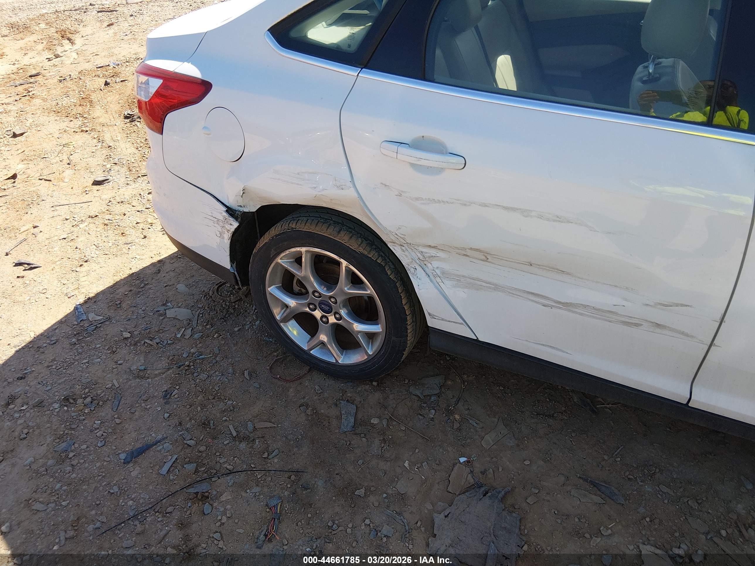 FORD FOCUS image 6