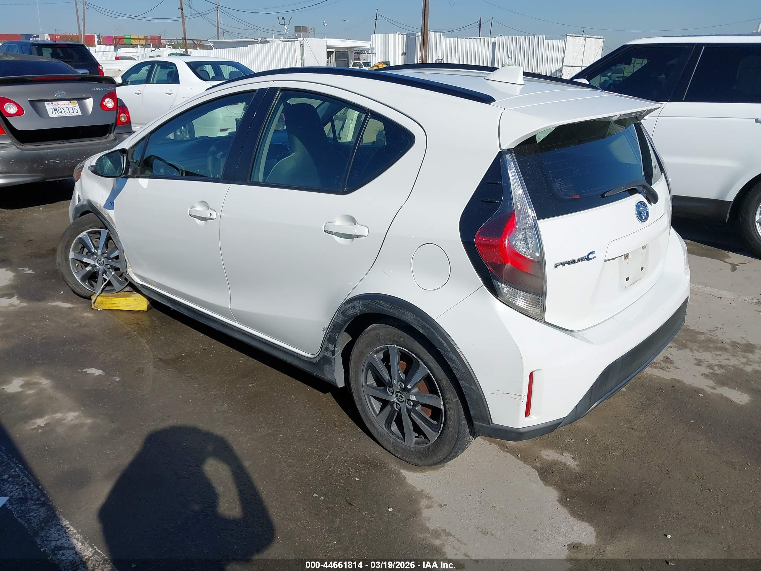 TOYOTA PRIUS image 3