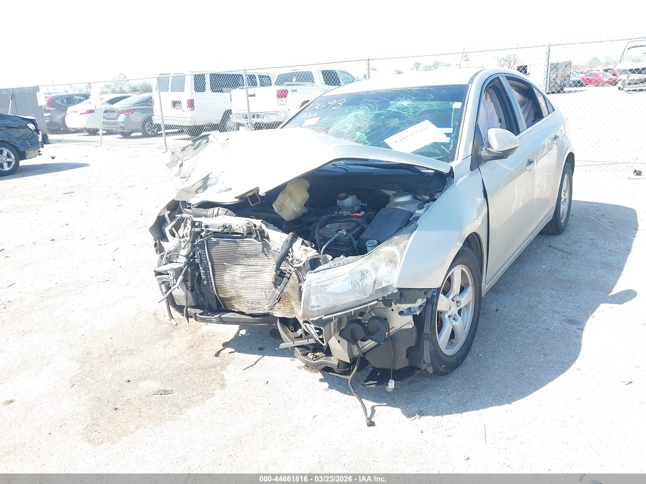 CHEVROLET CRUZE image 2