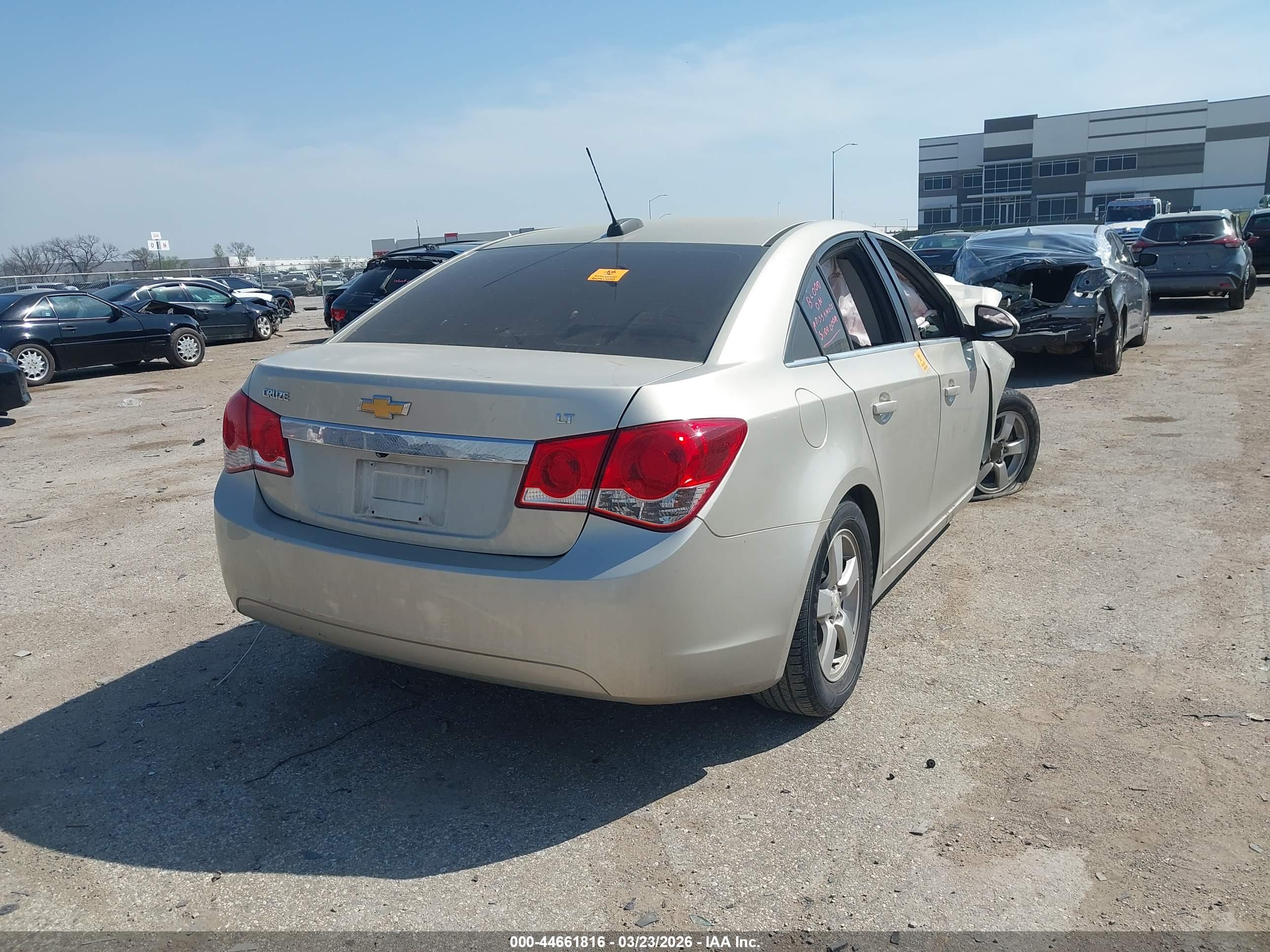 CHEVROLET CRUZE image 4