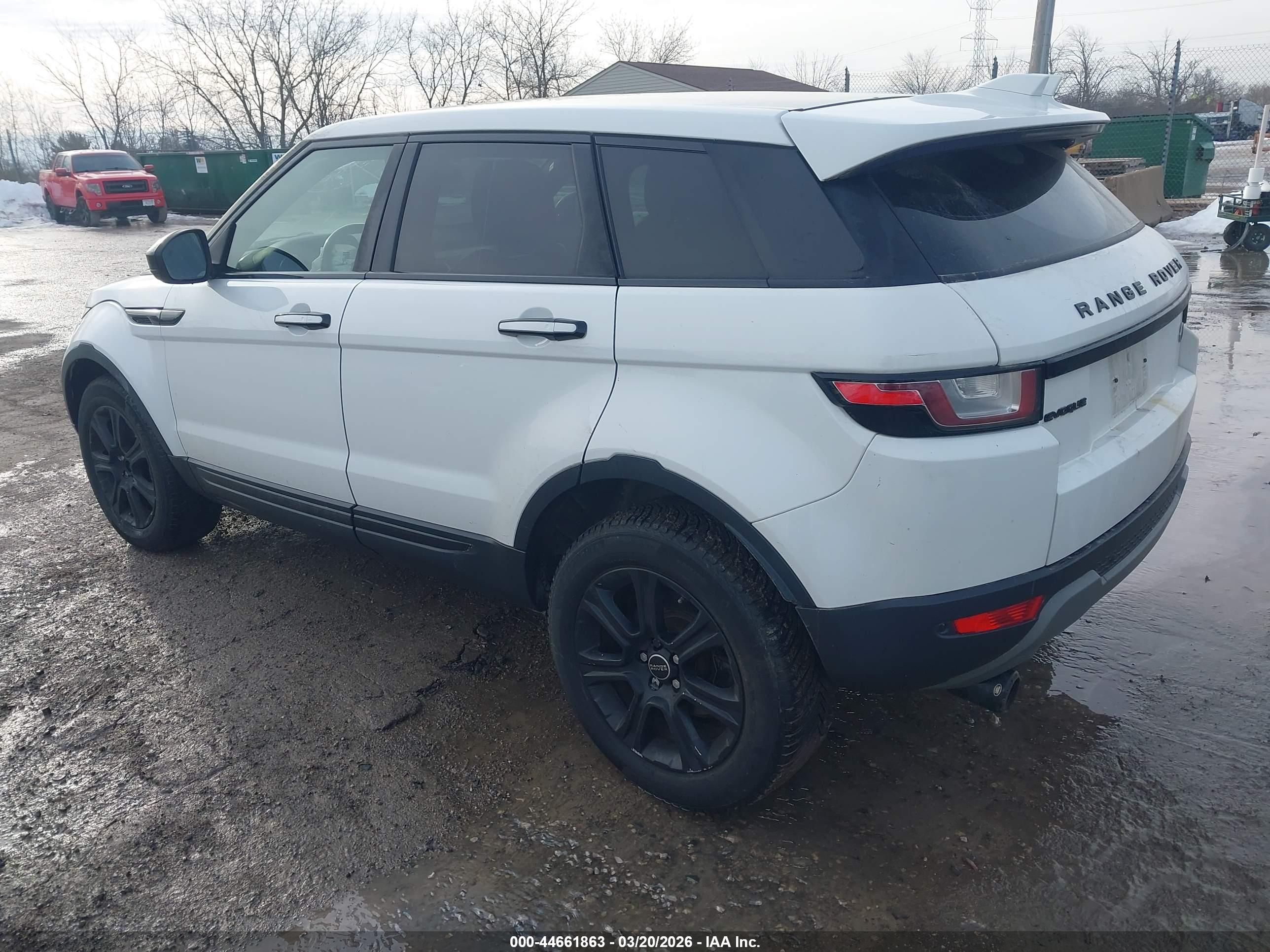 LAND ROVER image 3