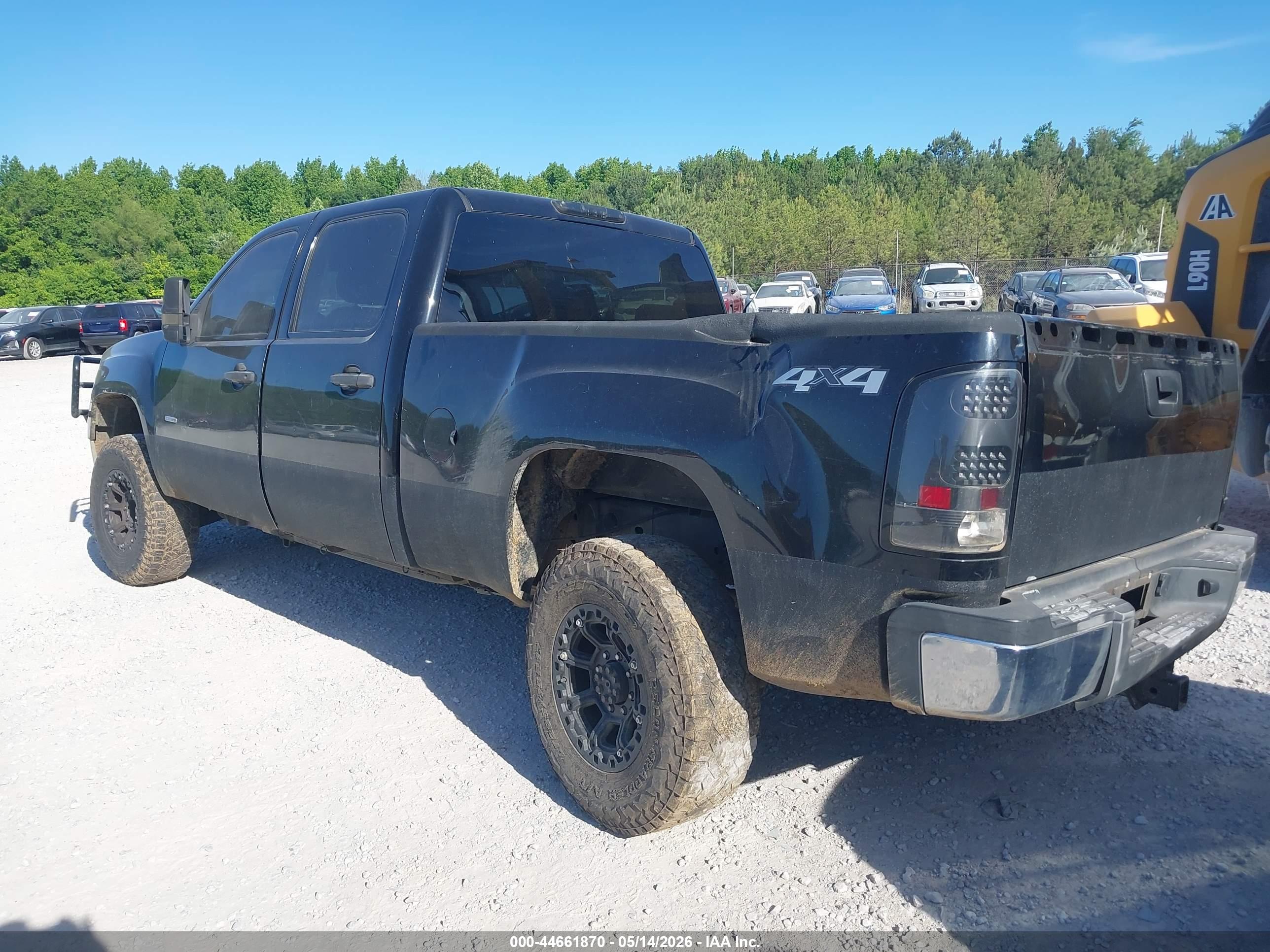 GMC SIERRA image 3