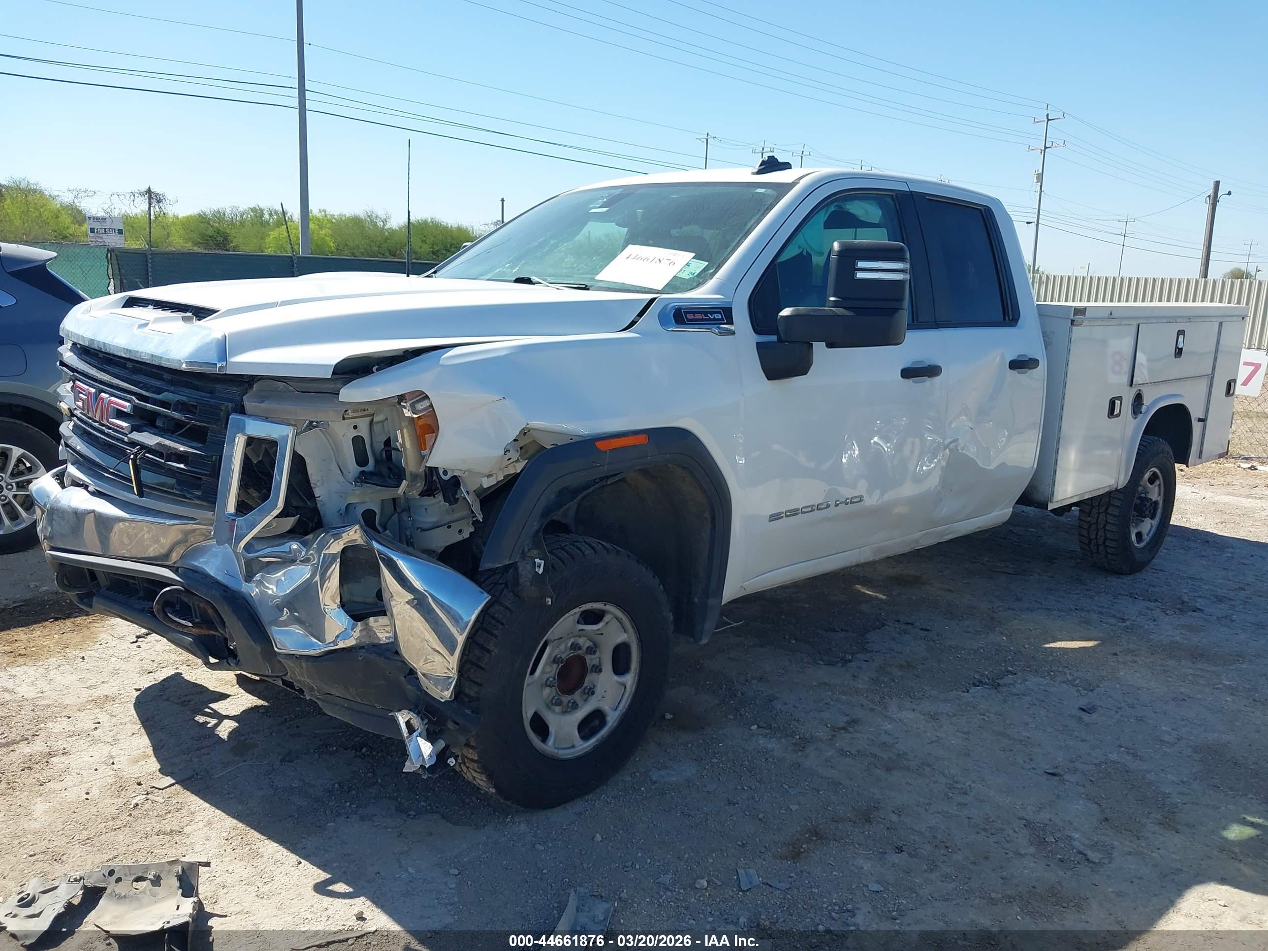 GMC SIERRA image 2