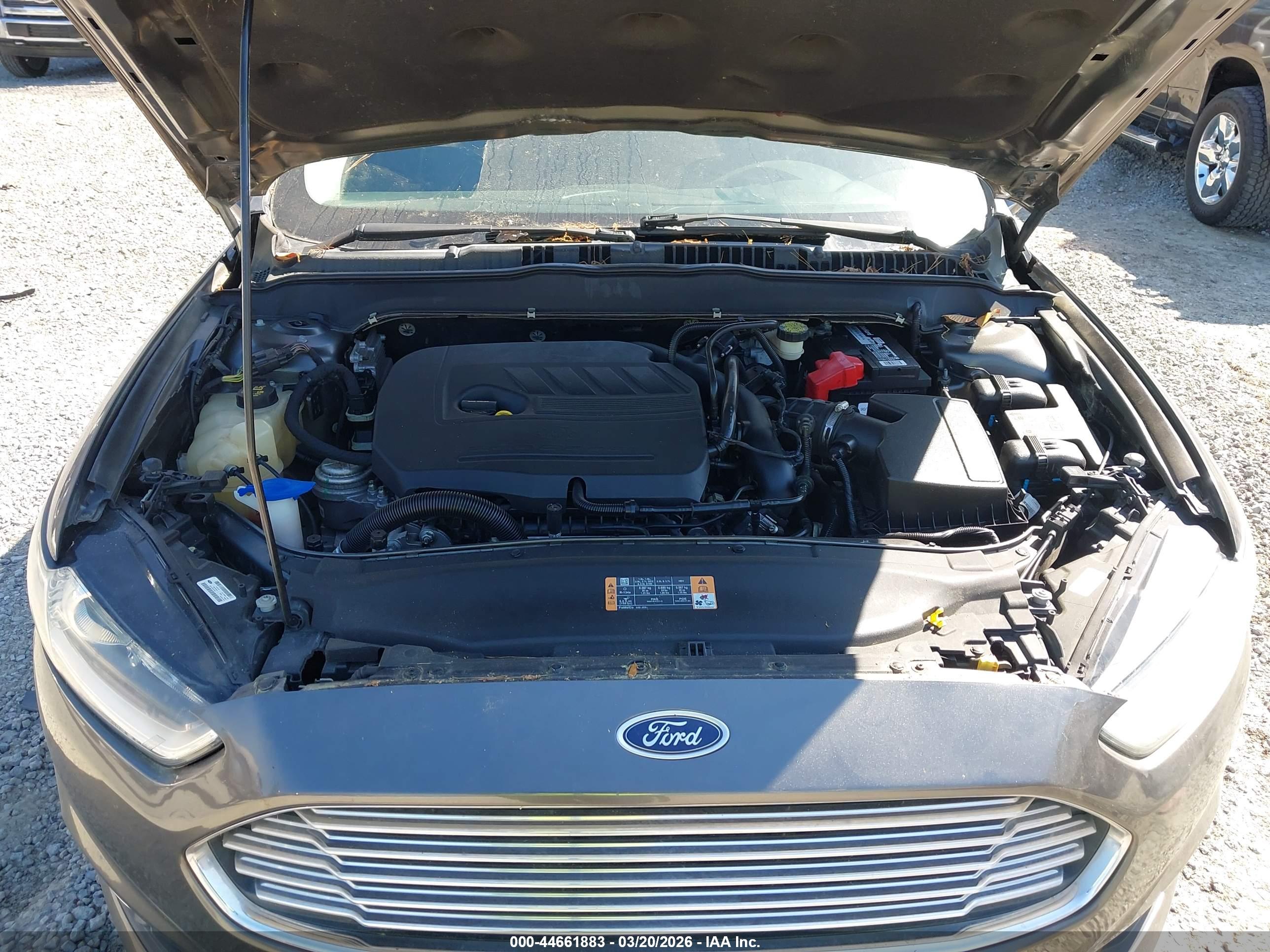 FORD FUSION image 10