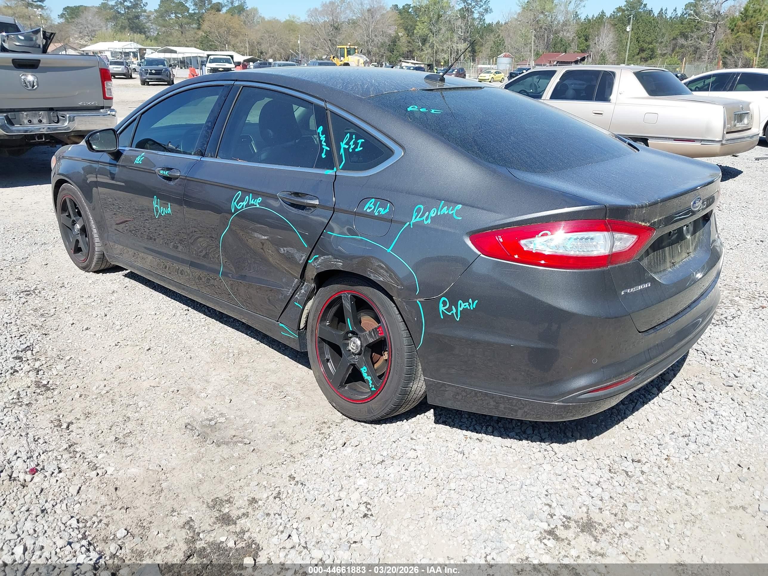 FORD FUSION image 3