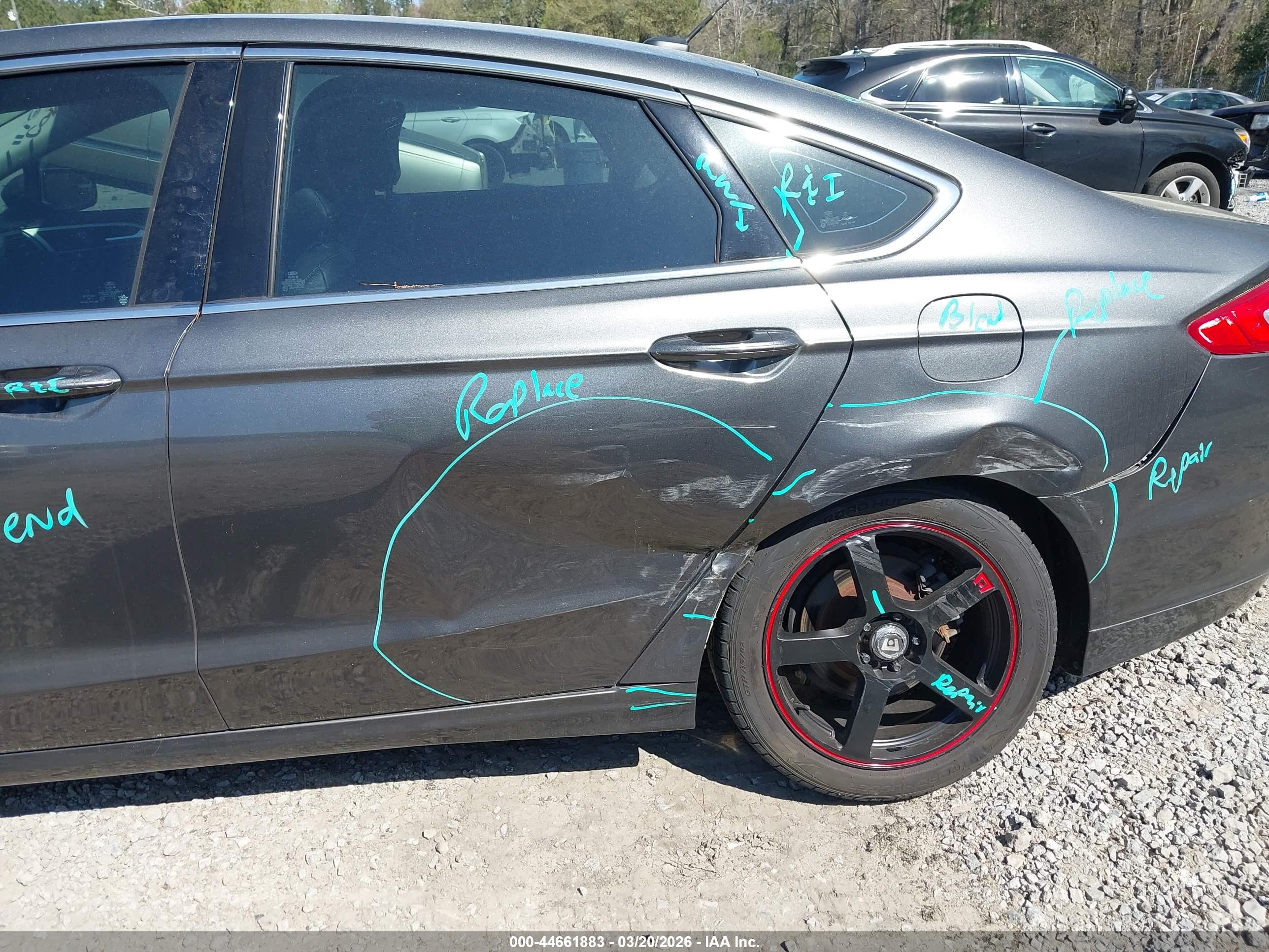 FORD FUSION image 6