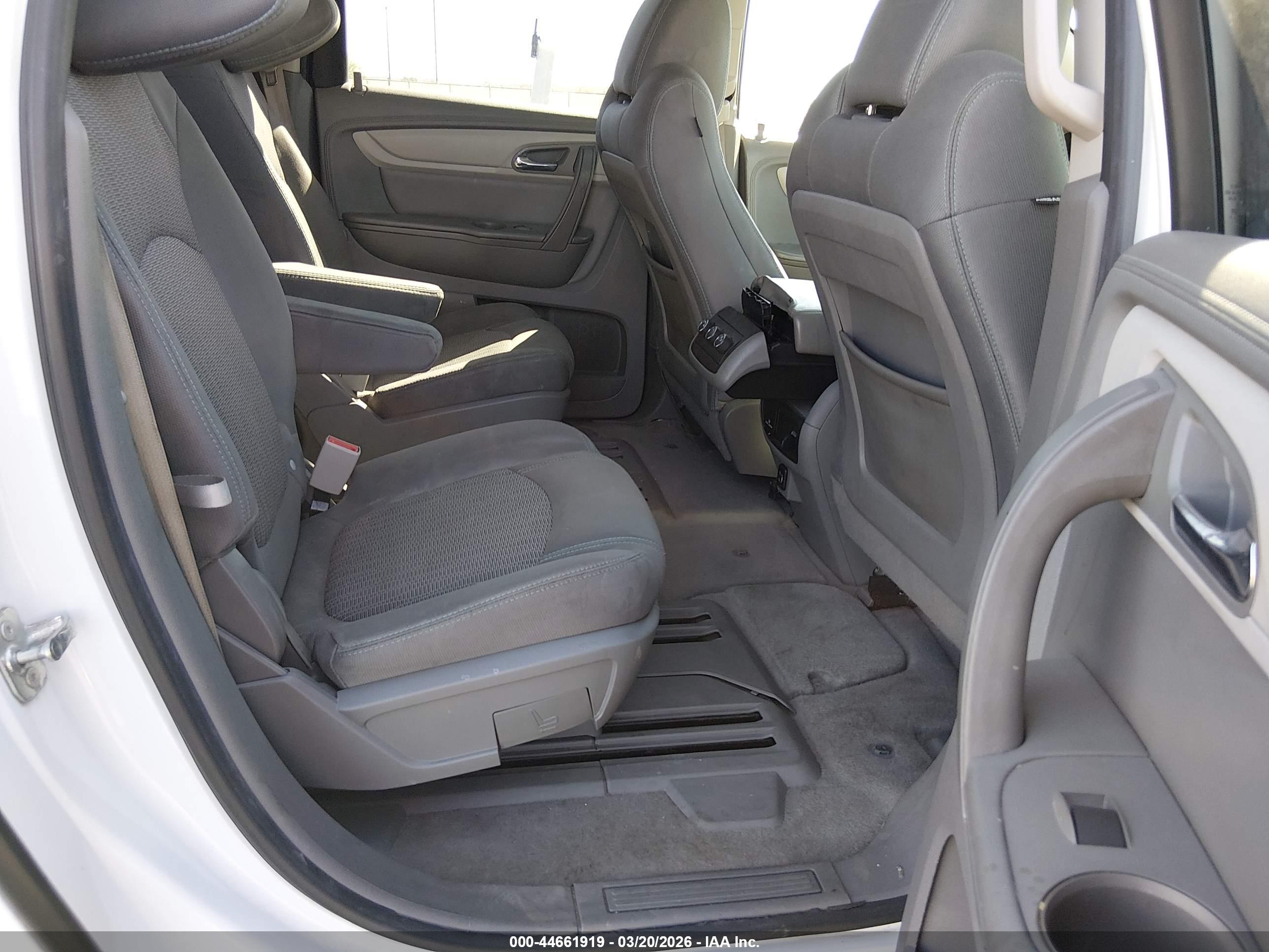CHEVROLET TRAVERSE image 8