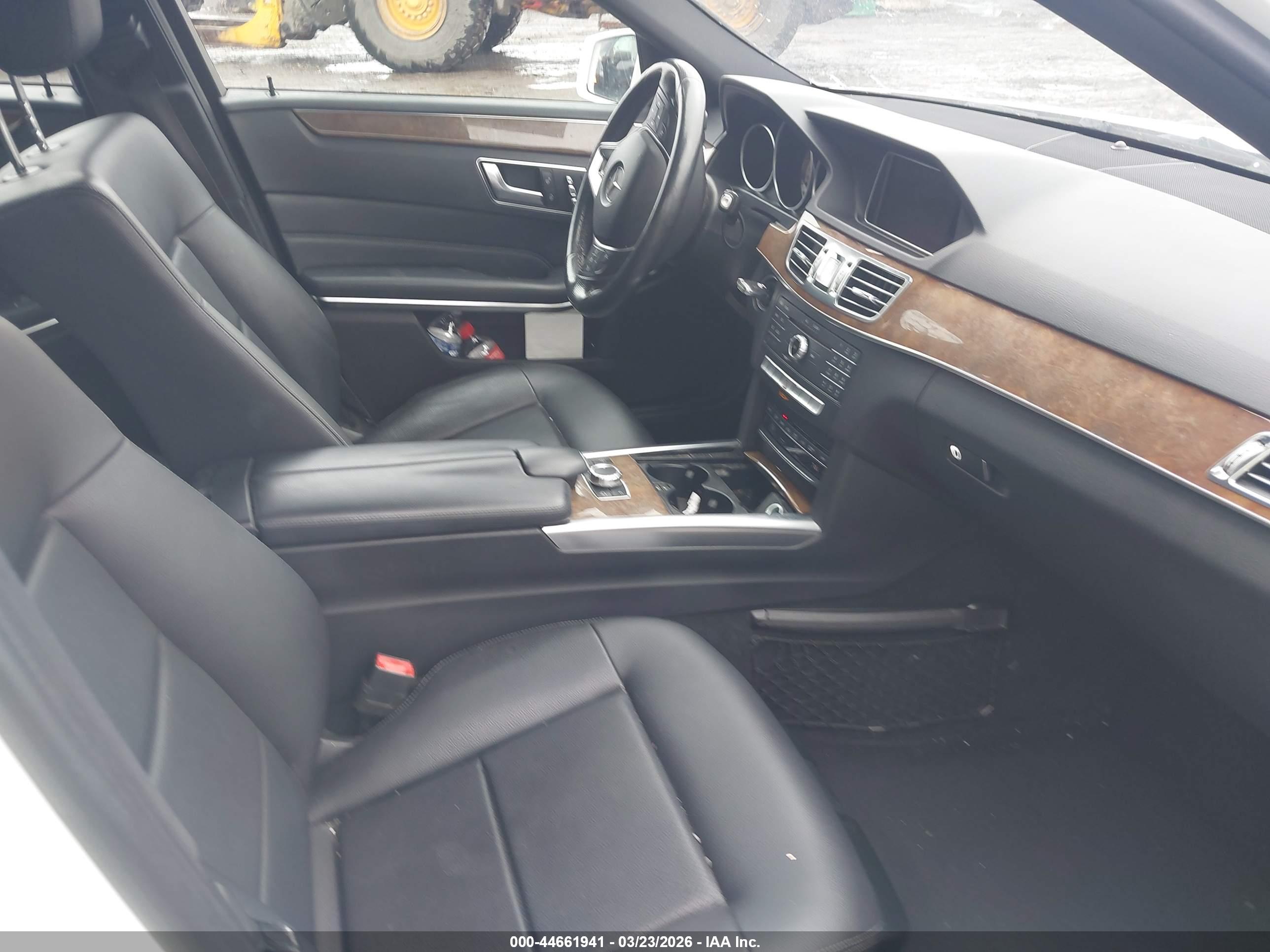 MERCEDES-BENZ E image 5