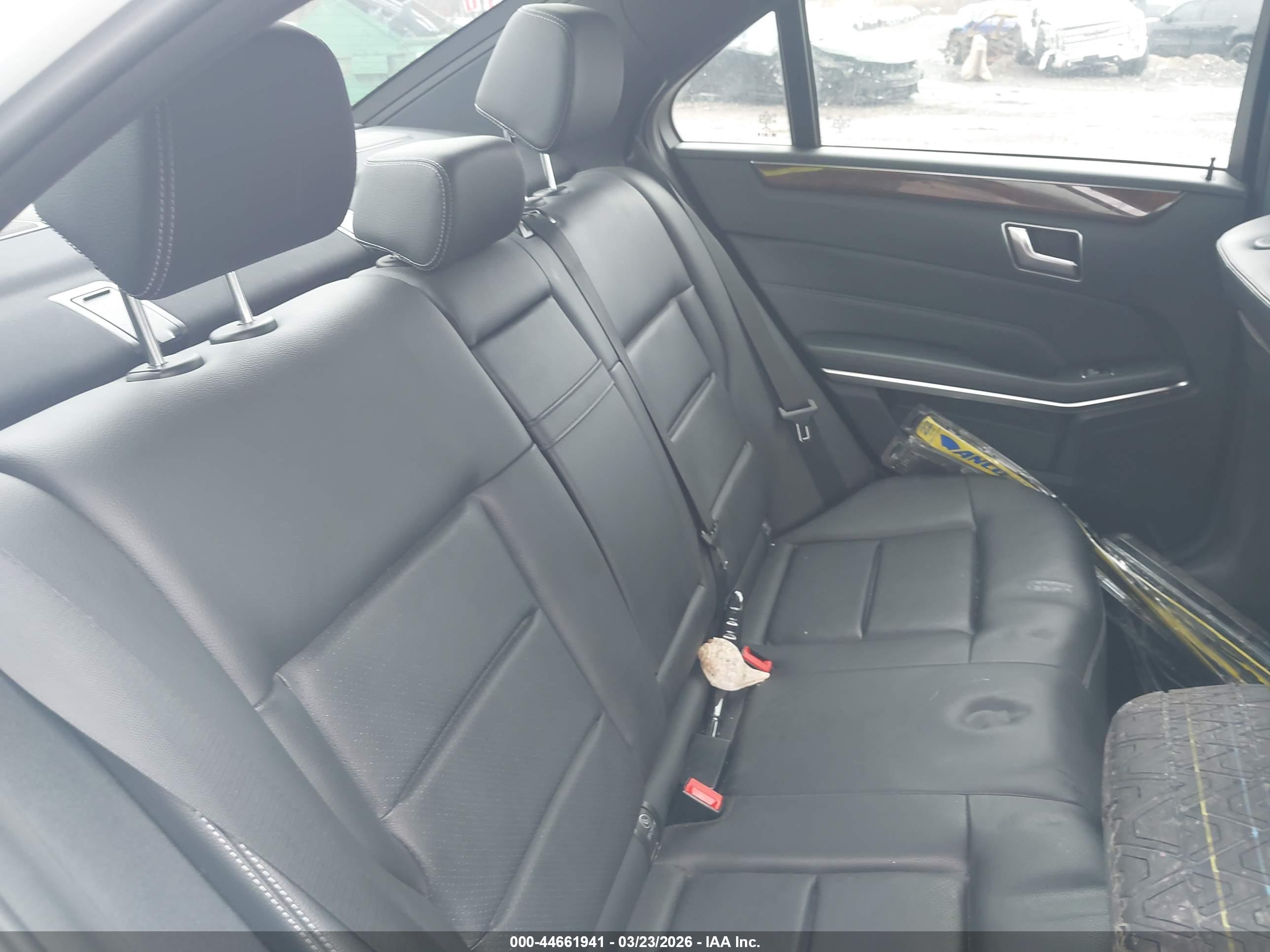 MERCEDES-BENZ E image 8