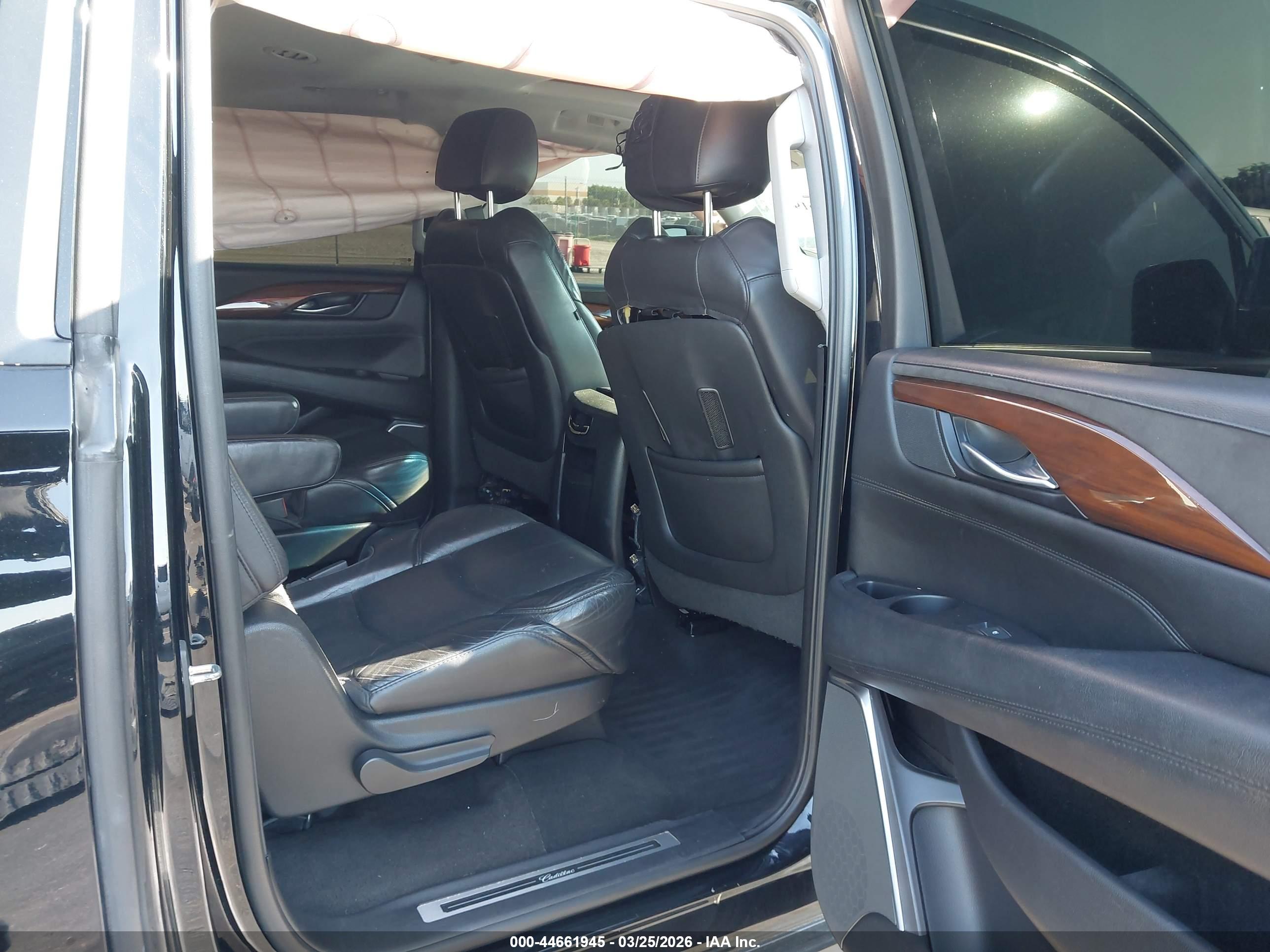 CADILLAC ESCALADE image 8