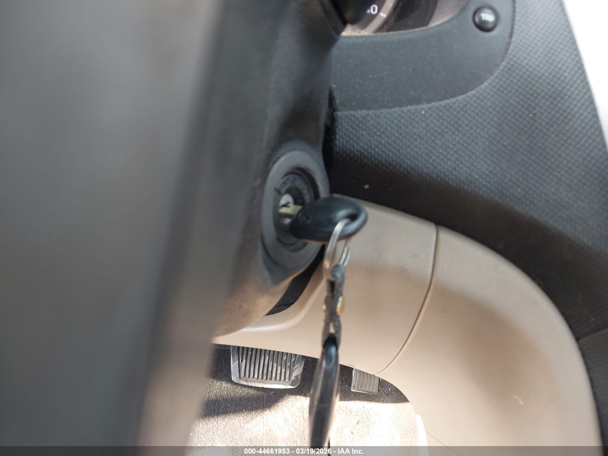 HYUNDAI ACCENT image 11