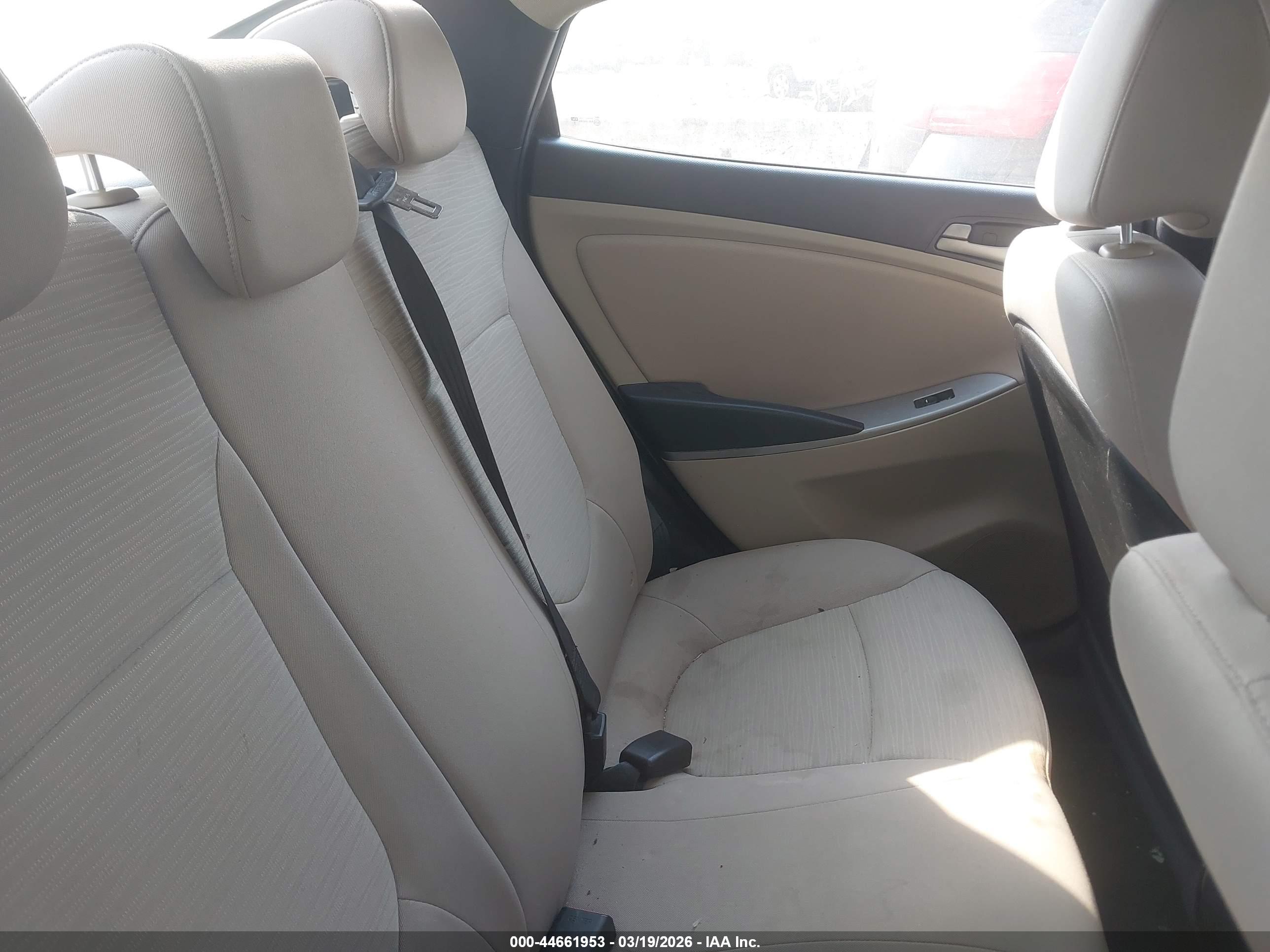 HYUNDAI ACCENT image 8