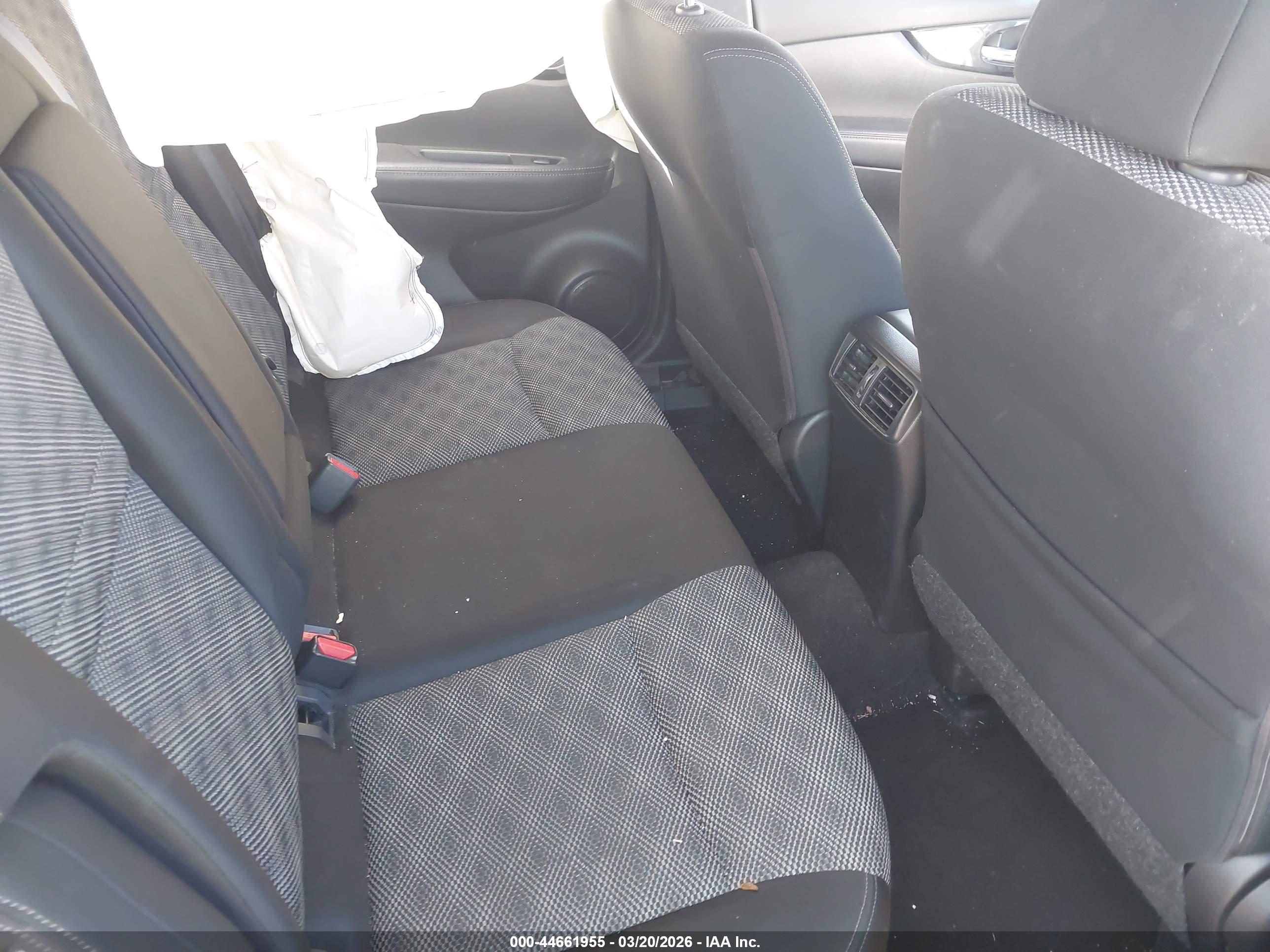 NISSAN ROGUE image 8