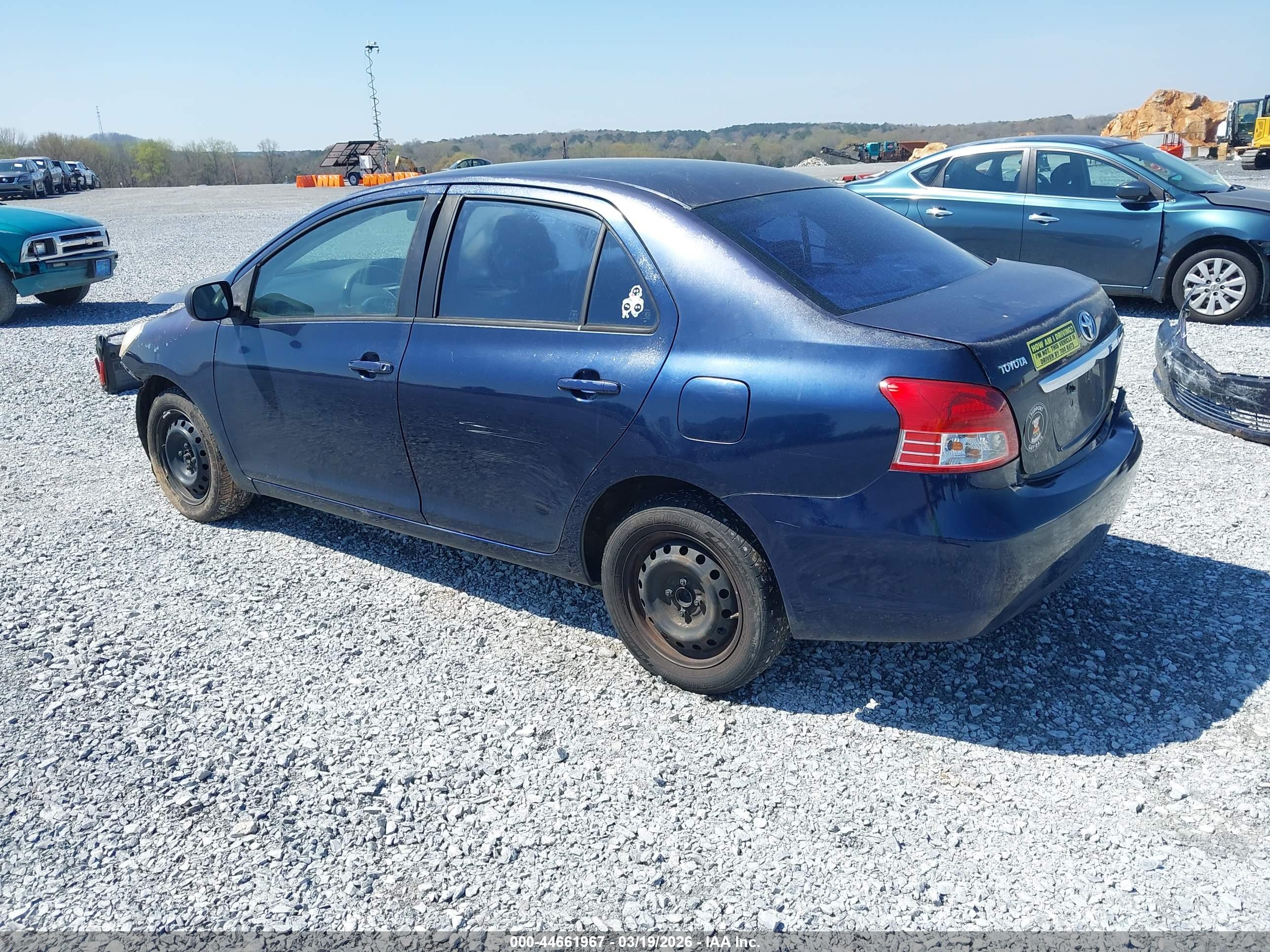TOYOTA YARIS image 3