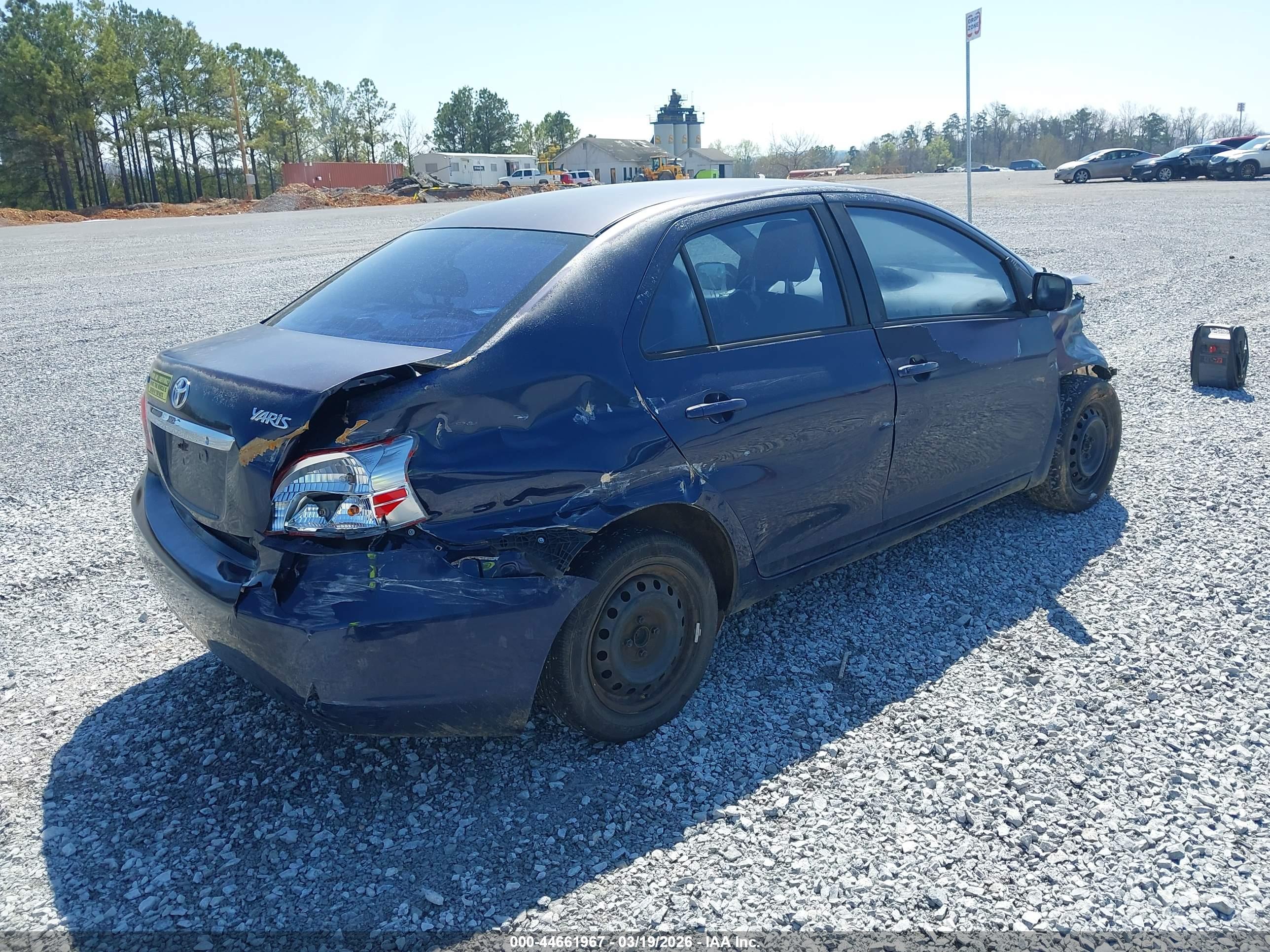TOYOTA YARIS image 4