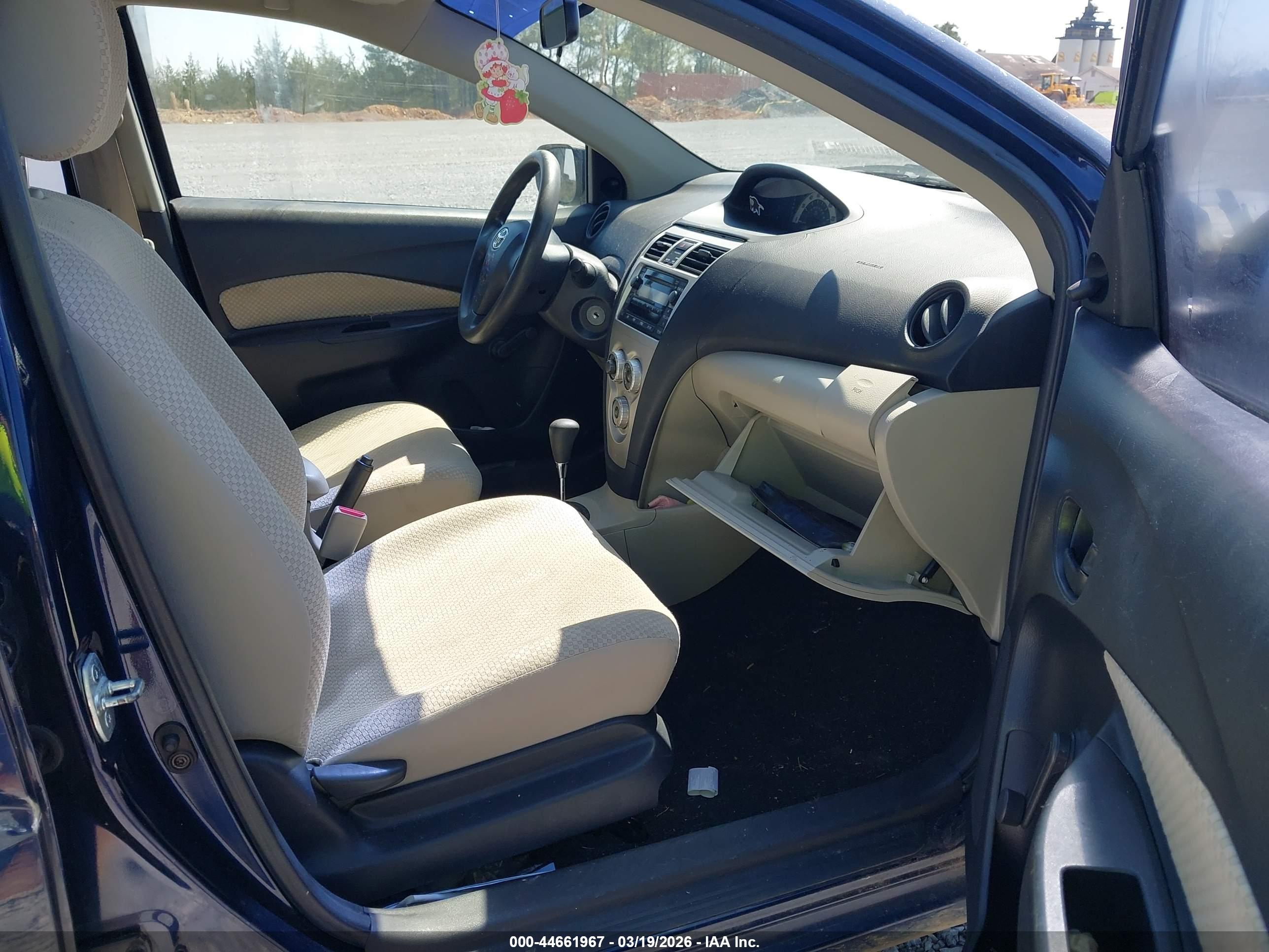 TOYOTA YARIS image 5