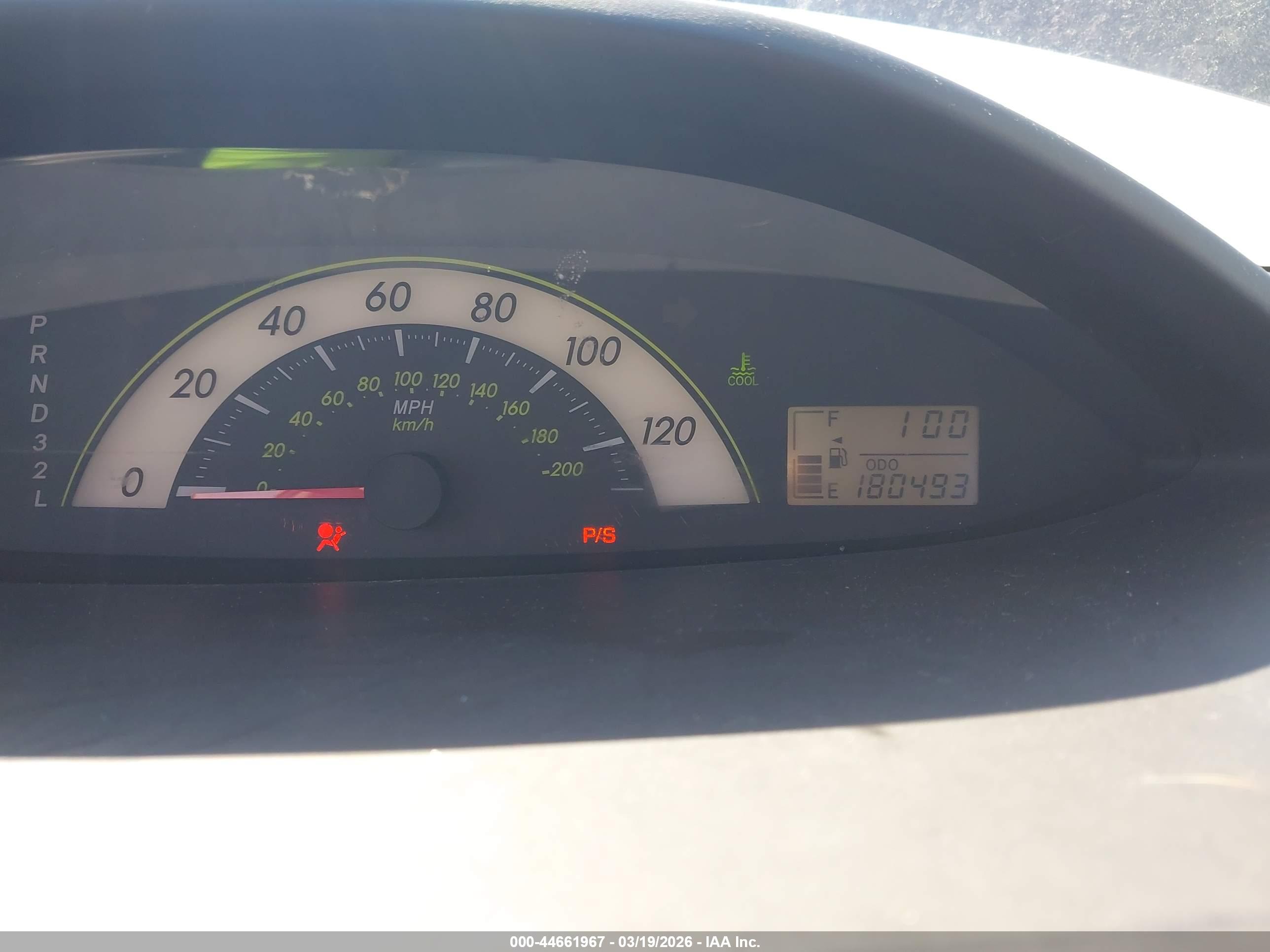TOYOTA YARIS image 7