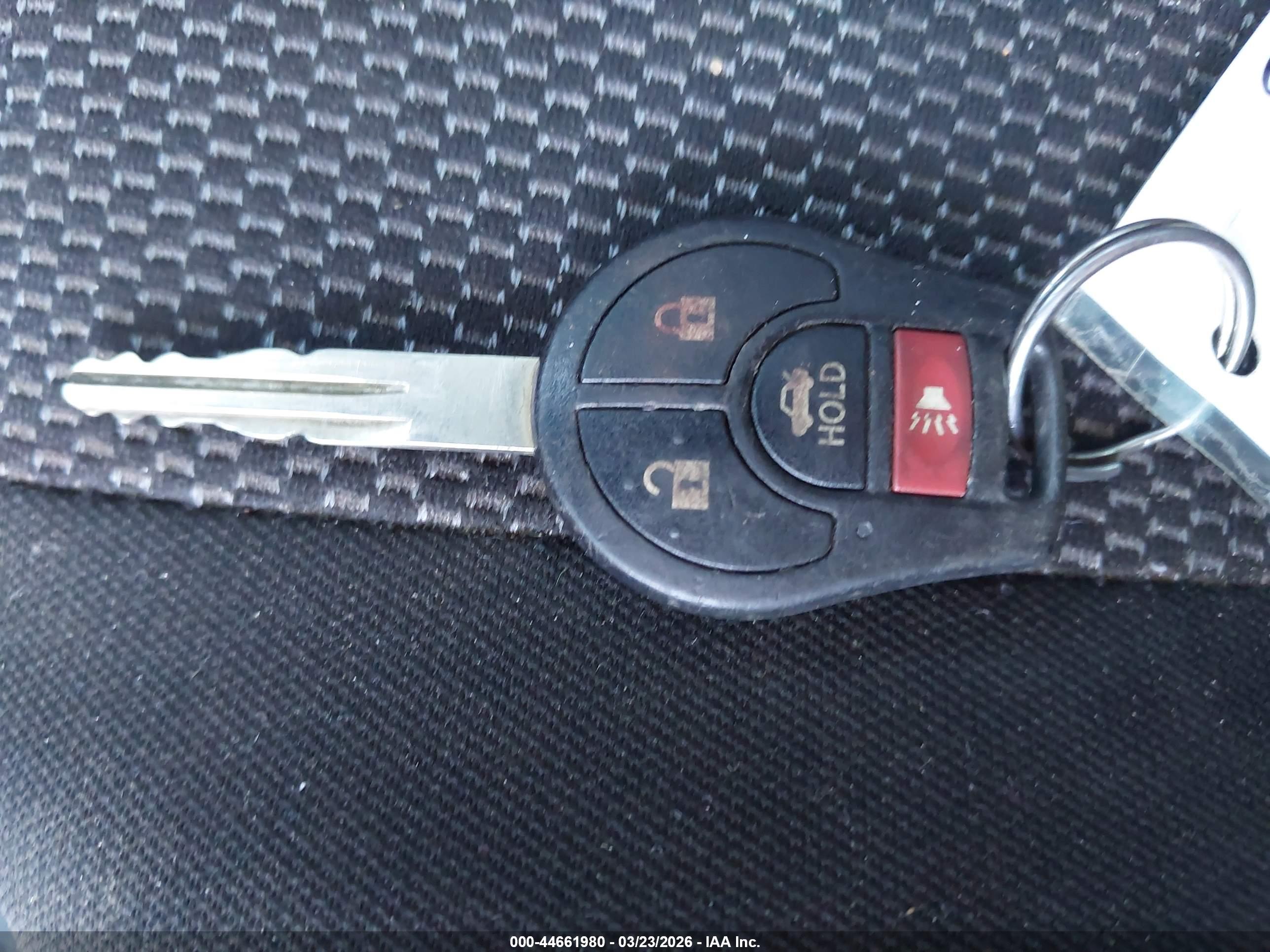 NISSAN VERSA image 11