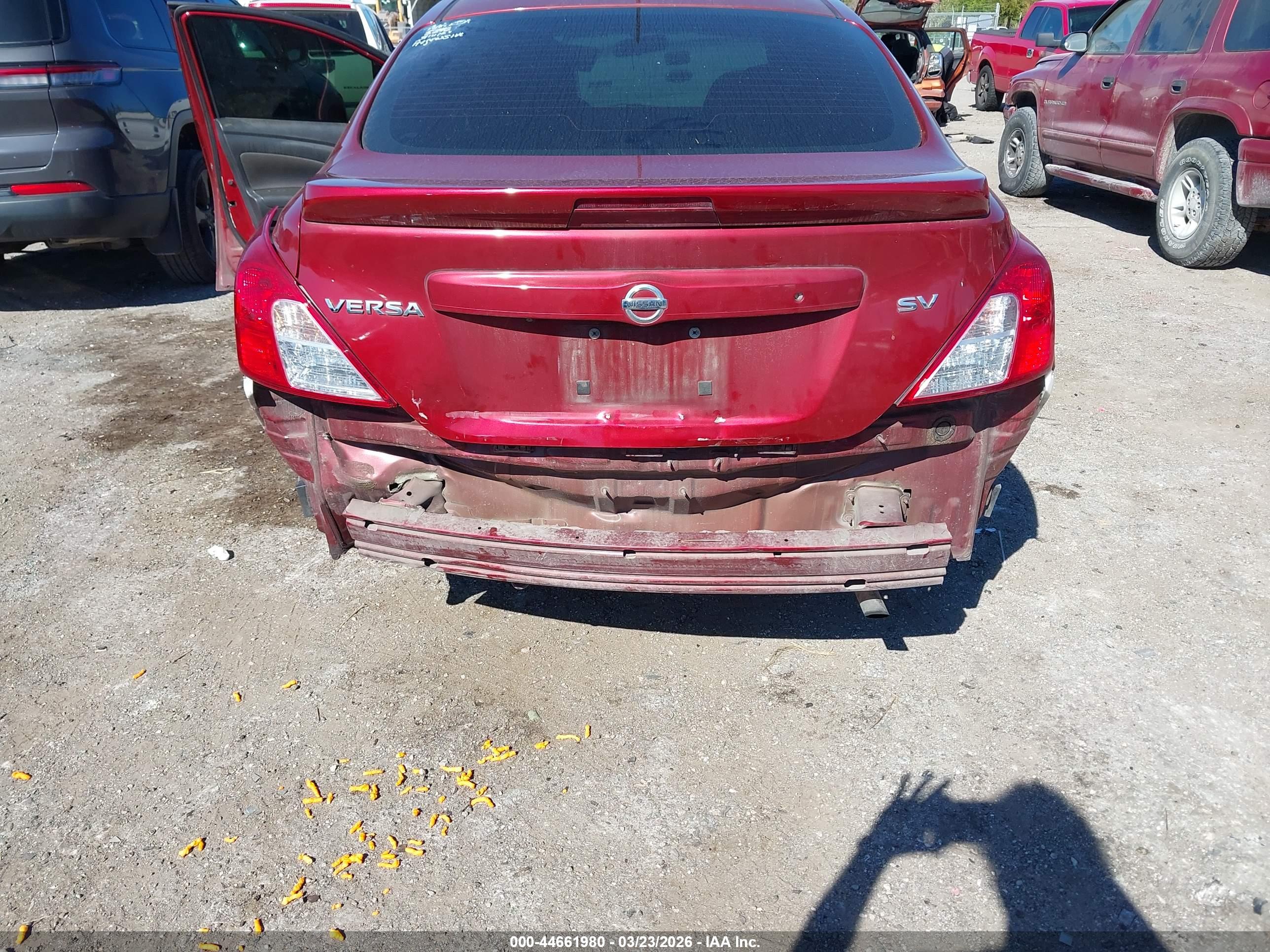 NISSAN VERSA image 6