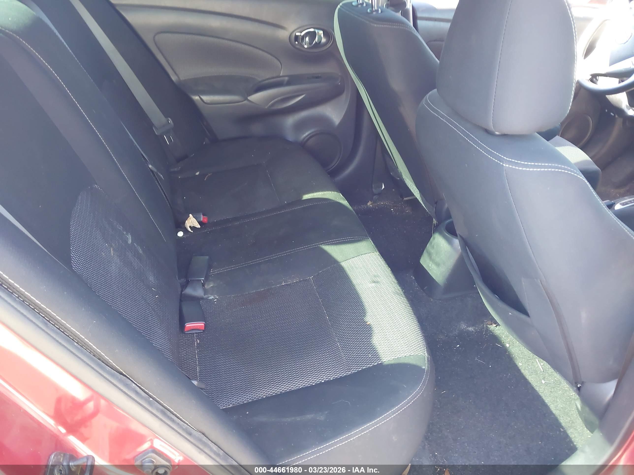 NISSAN VERSA image 8