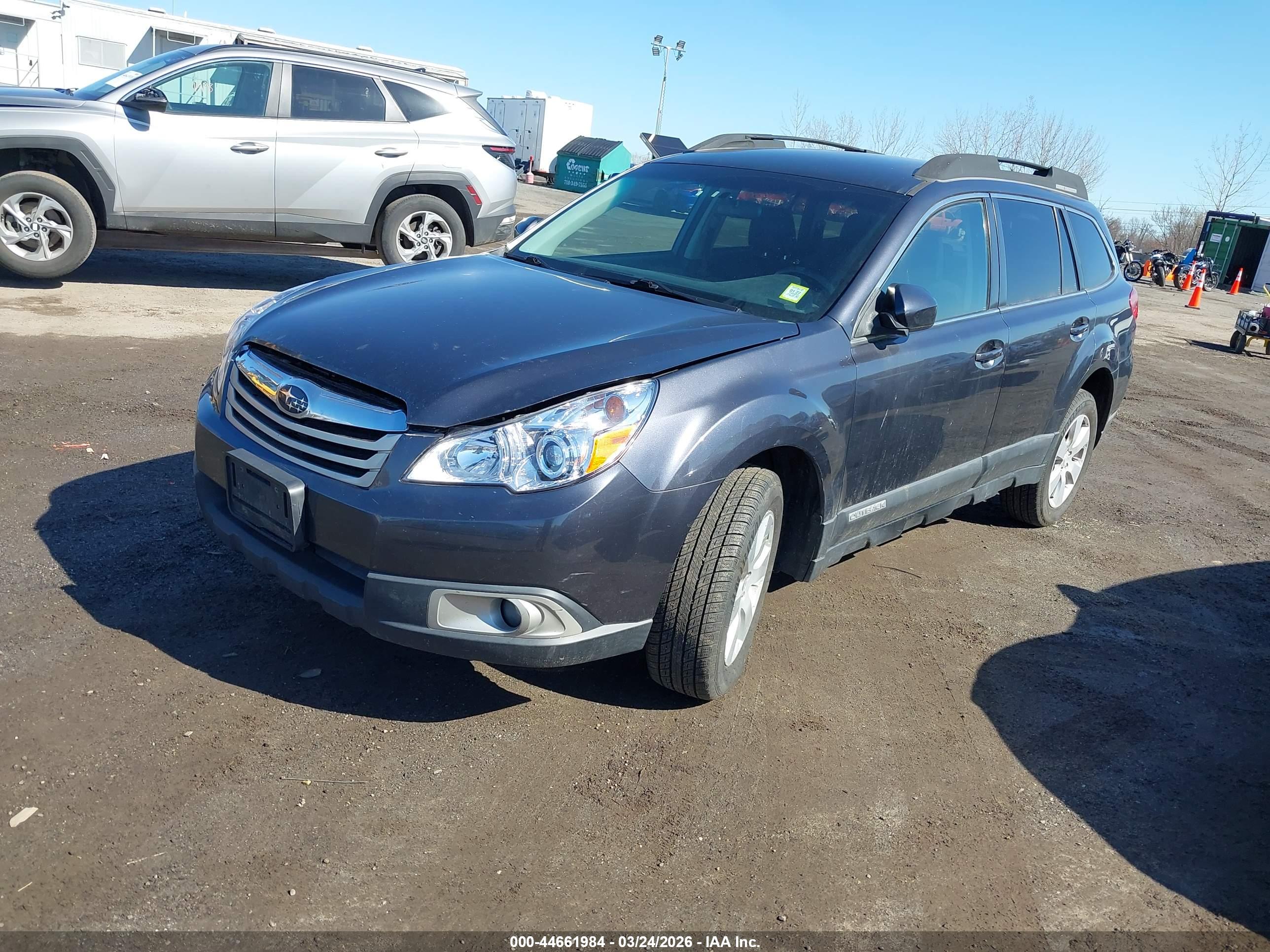 SUBARU OUTBACK image 2