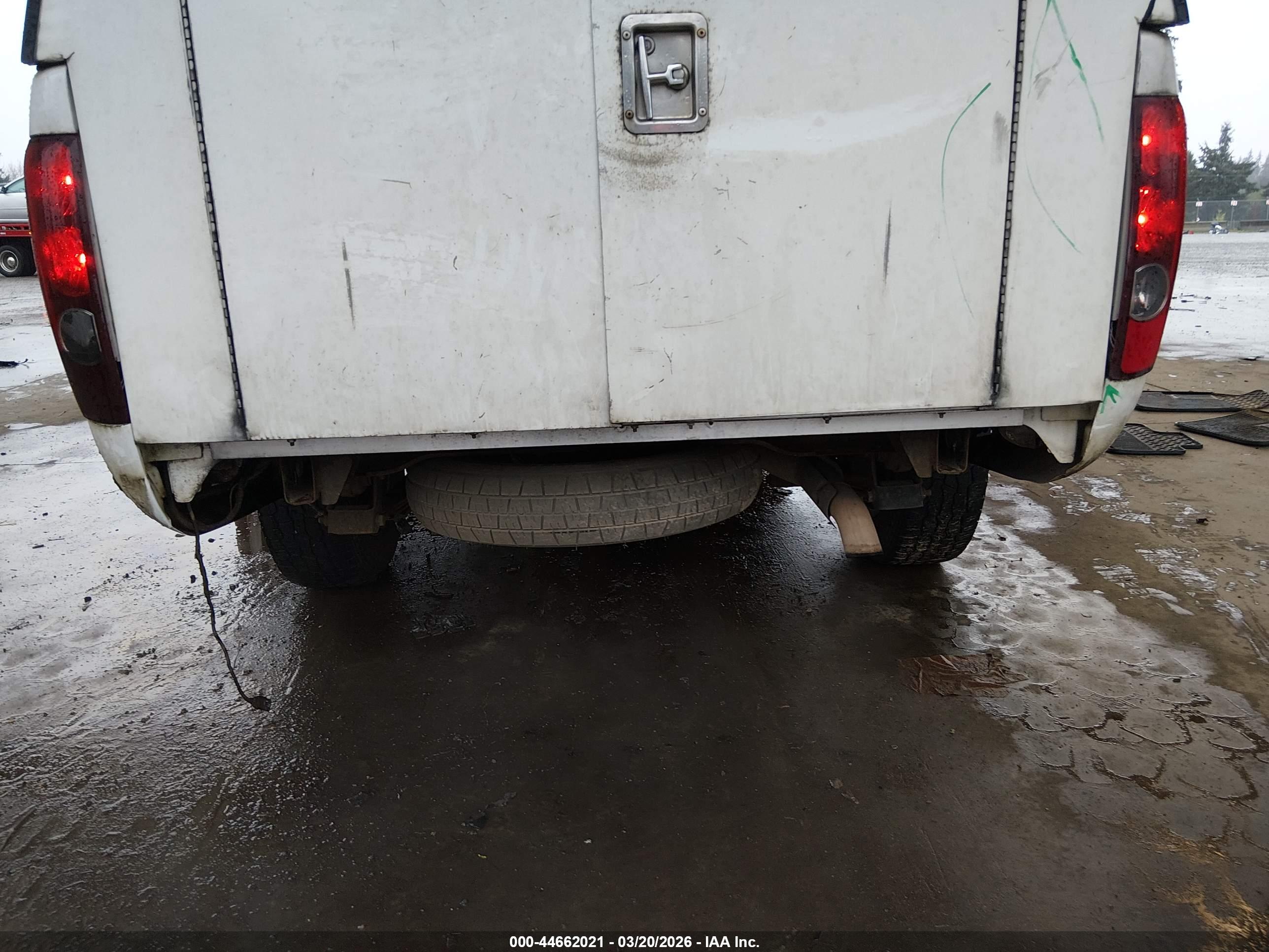 CHEVROLET COLORADO image 6