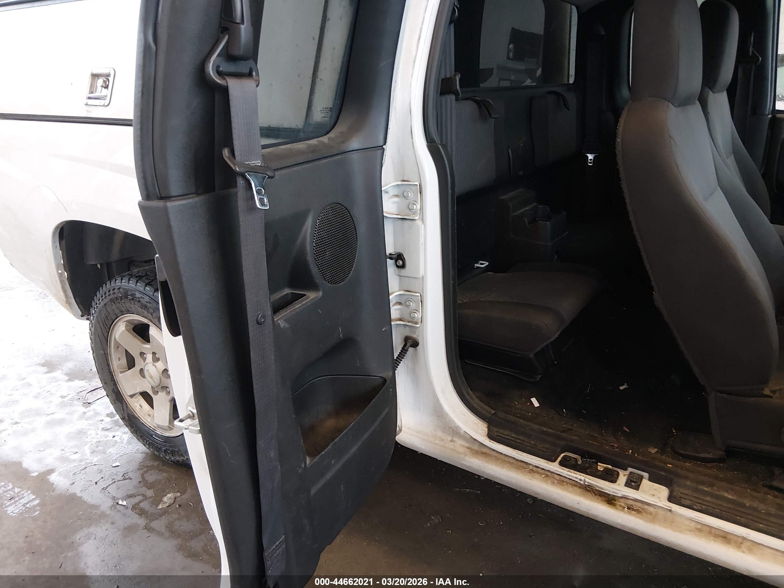 CHEVROLET COLORADO image 8