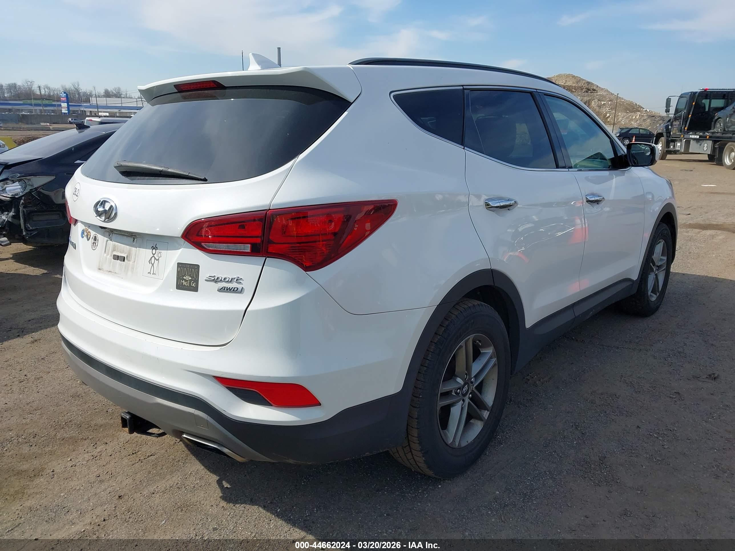 HYUNDAI SANTA image 4