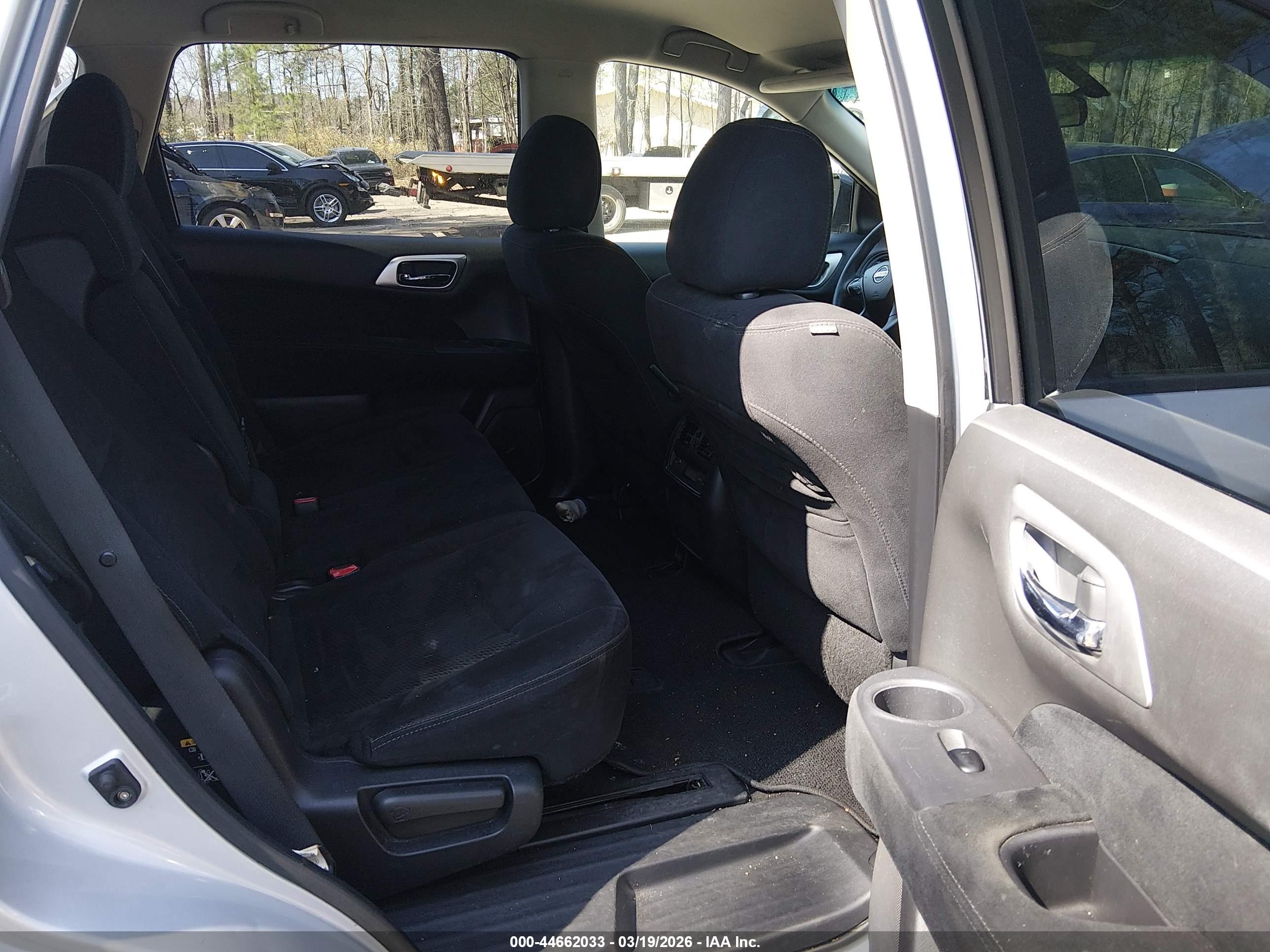 NISSAN PATHFINDER image 8