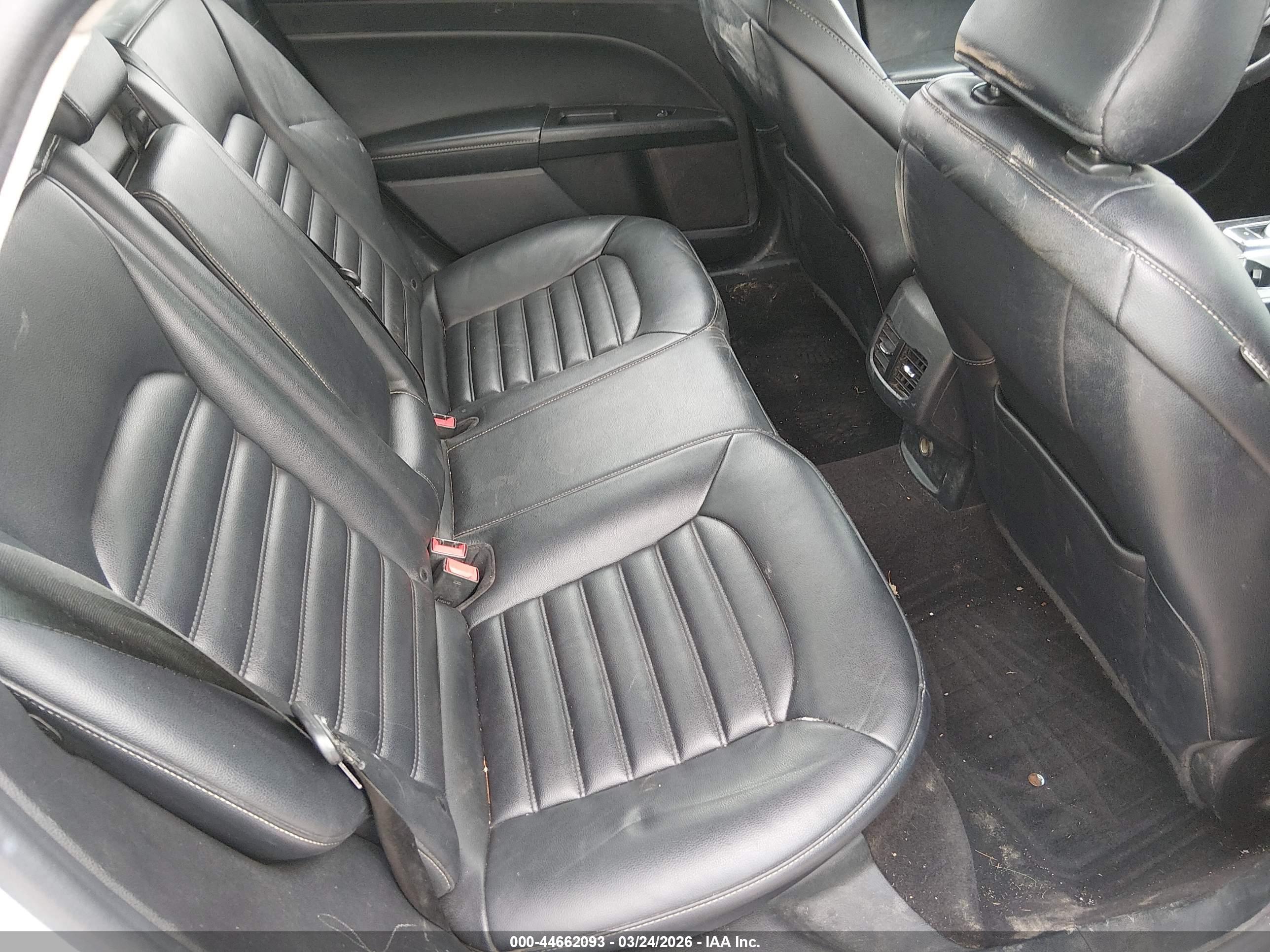 FORD FUSION image 8