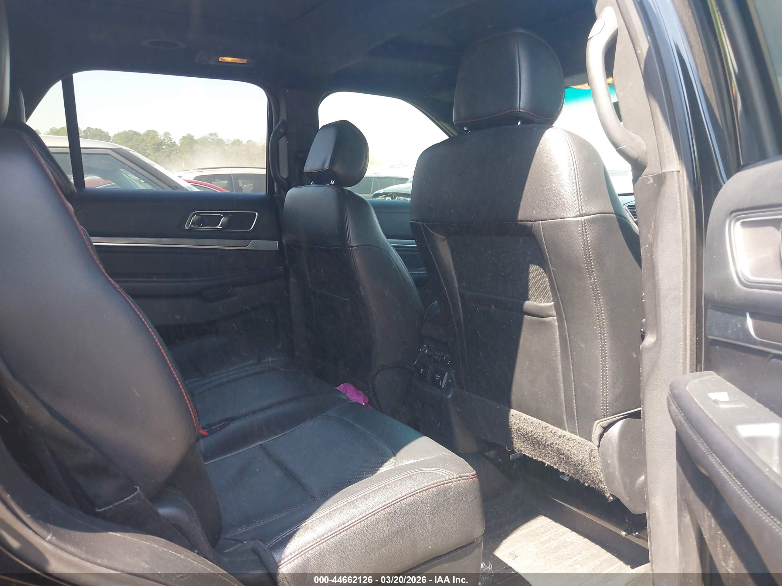 FORD EXPLORER image 8