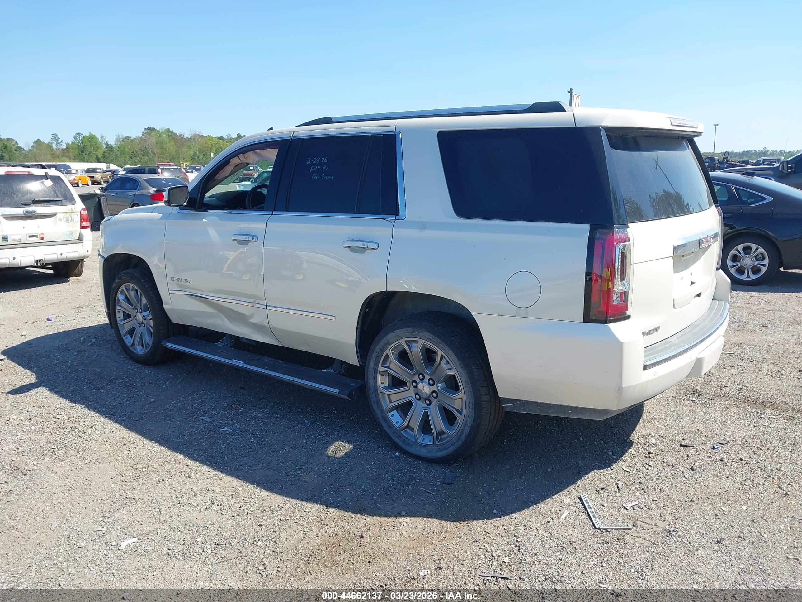 GMC YUKON image 3