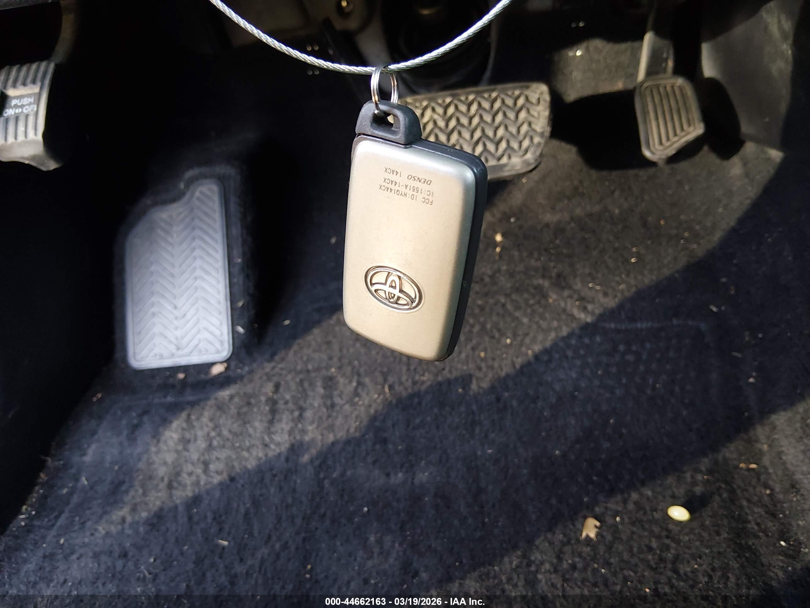 TOYOTA 4RUNNER image 11