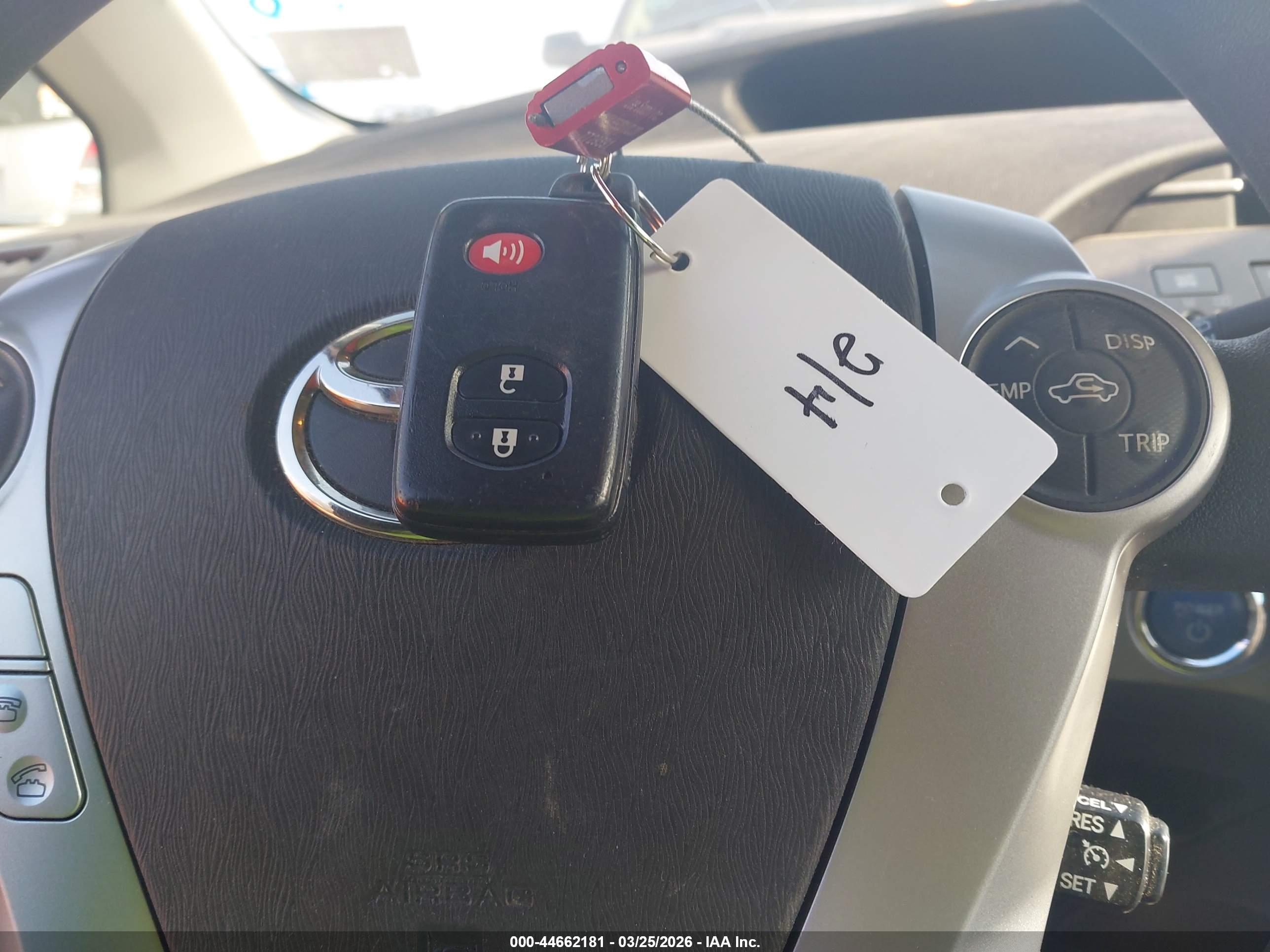 TOYOTA PRIUS image 11