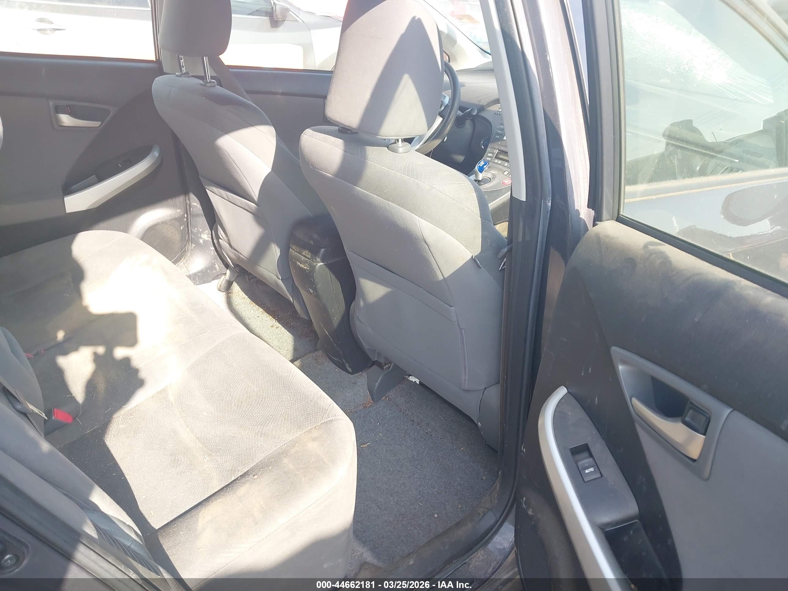TOYOTA PRIUS image 8