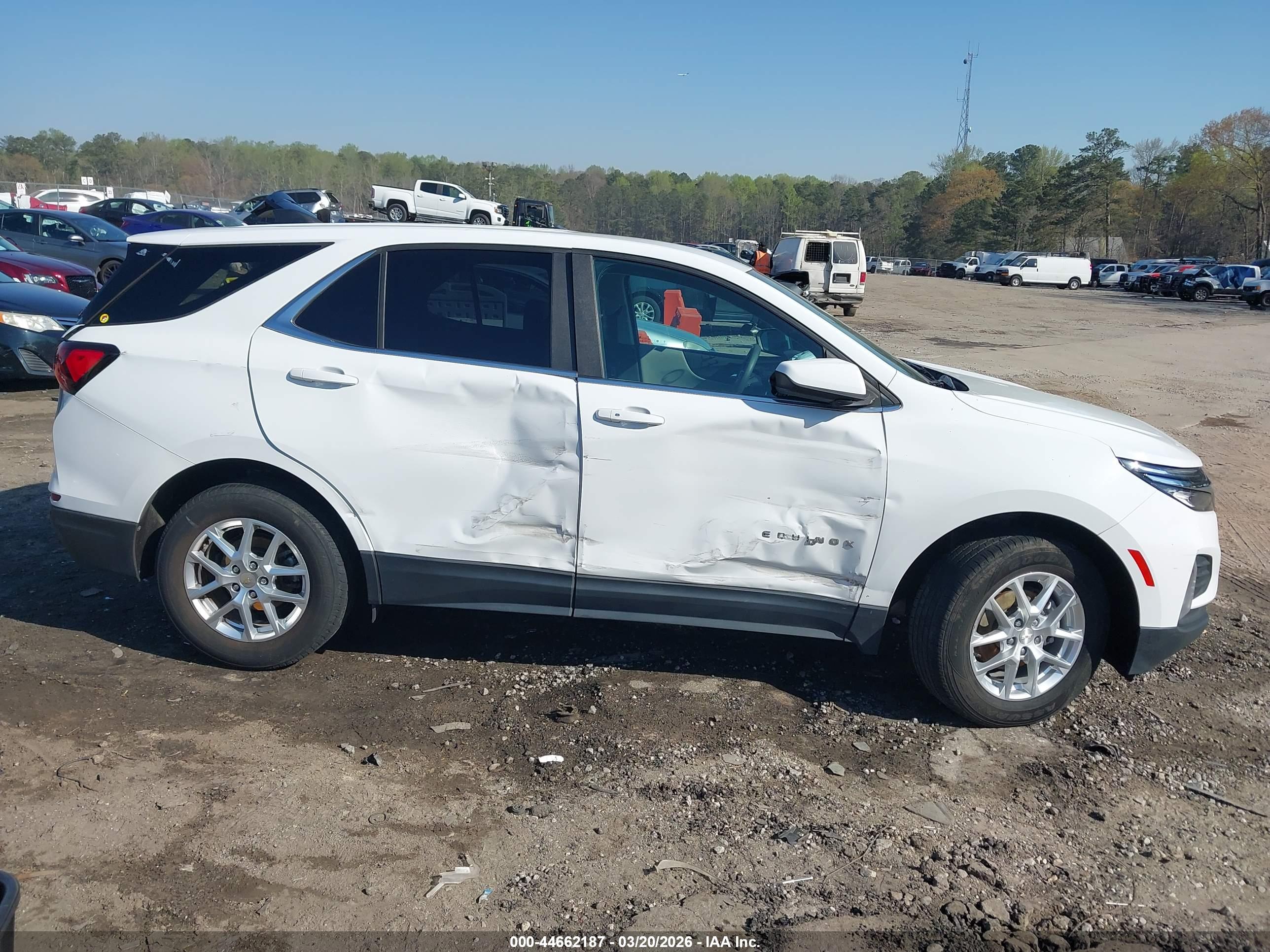 CHEVROLET EQUINOX image 6