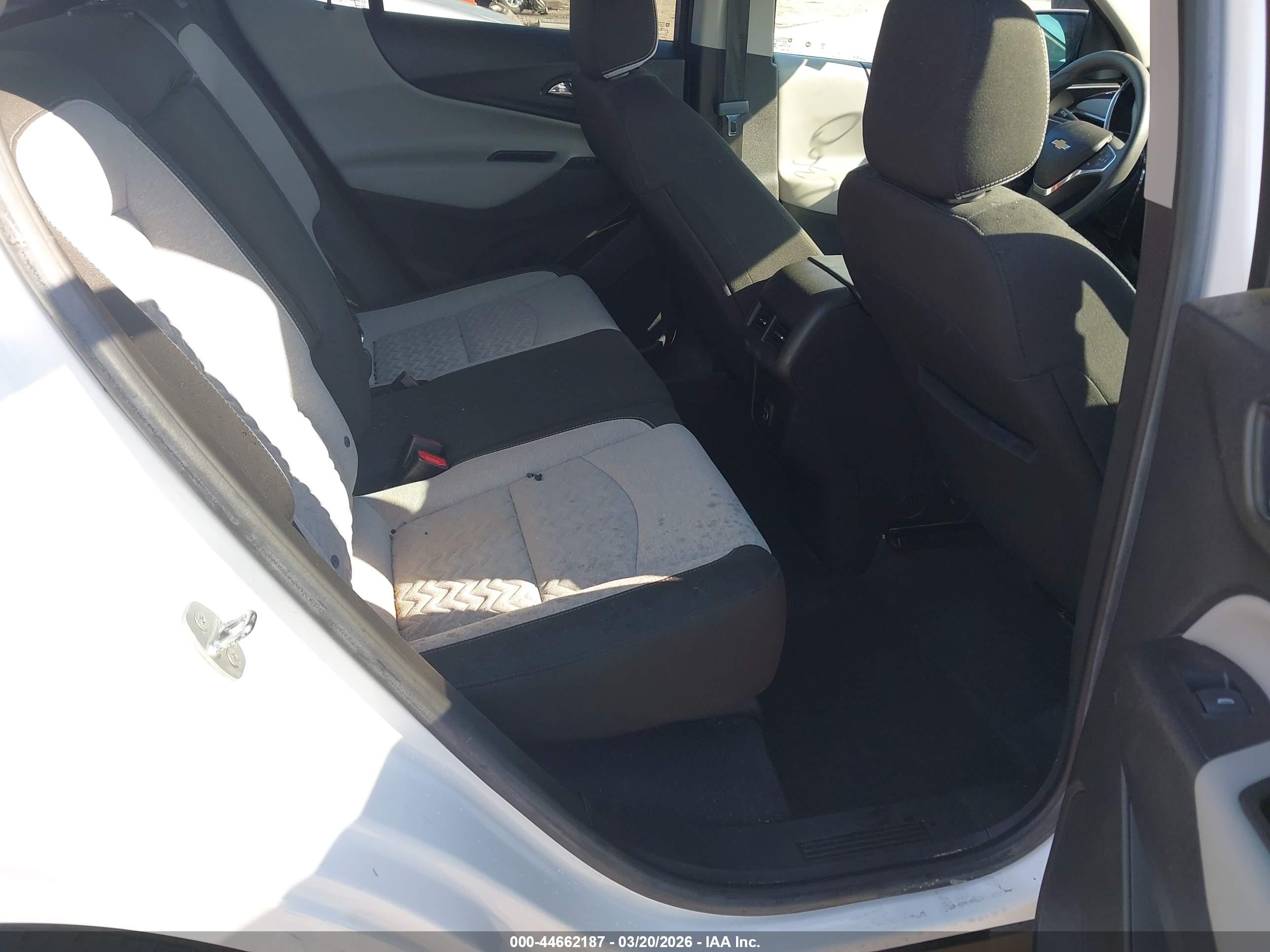 CHEVROLET EQUINOX image 8