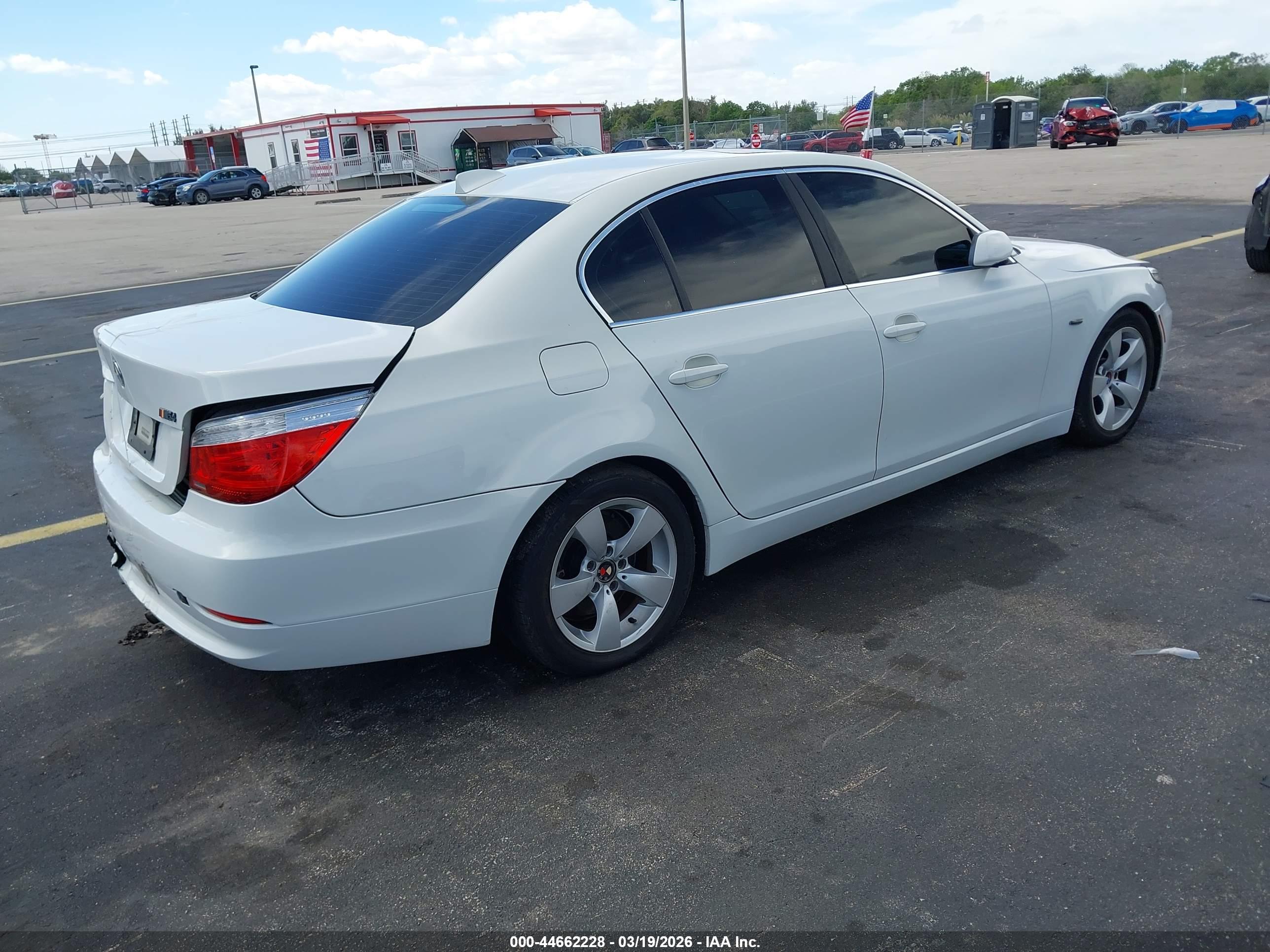 BMW 528I image 4