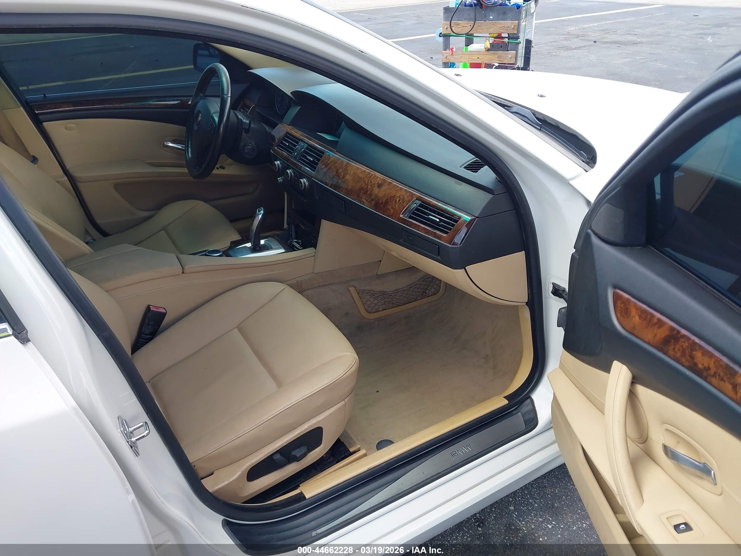 BMW 528I image 5